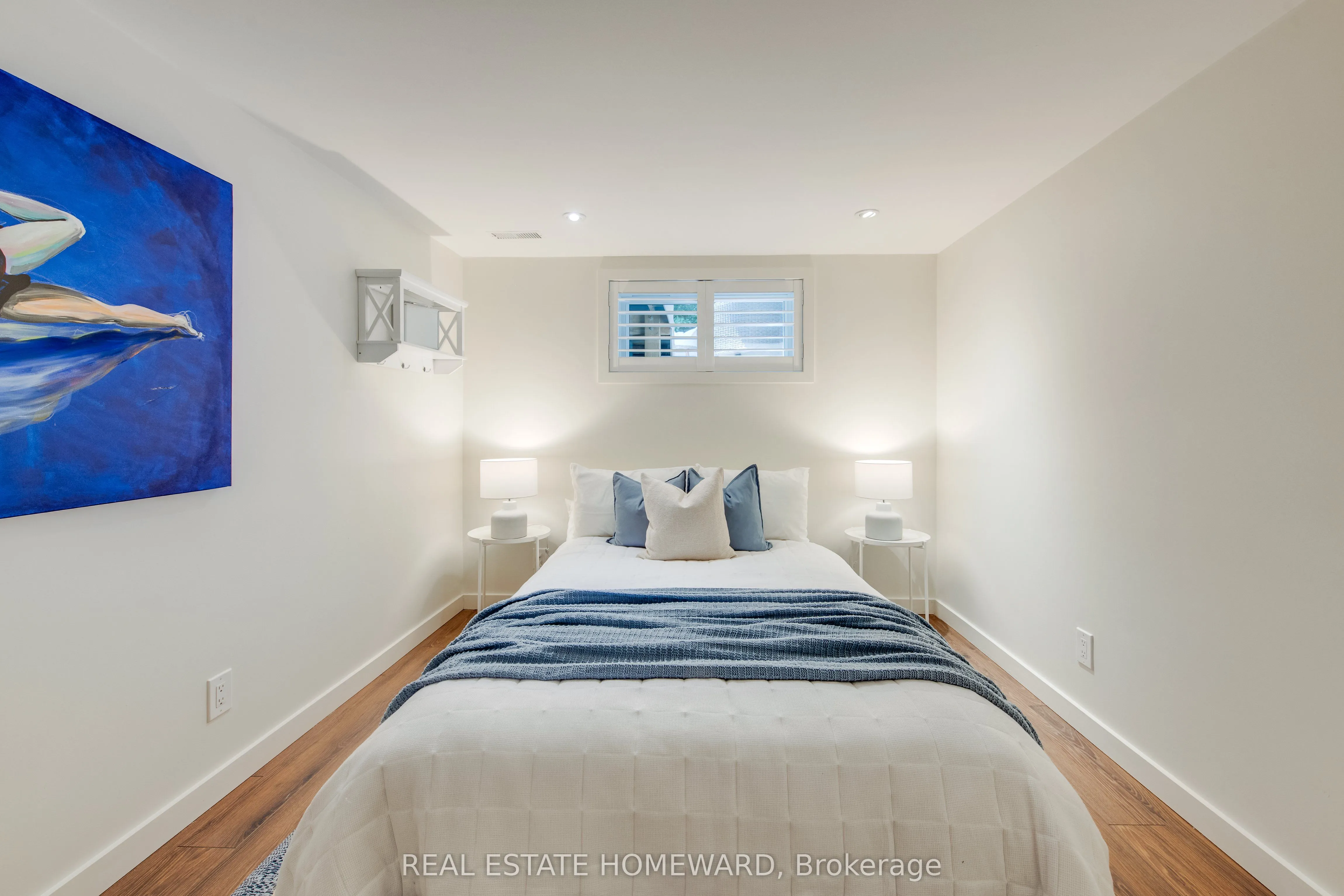 52 Harewood Avenue