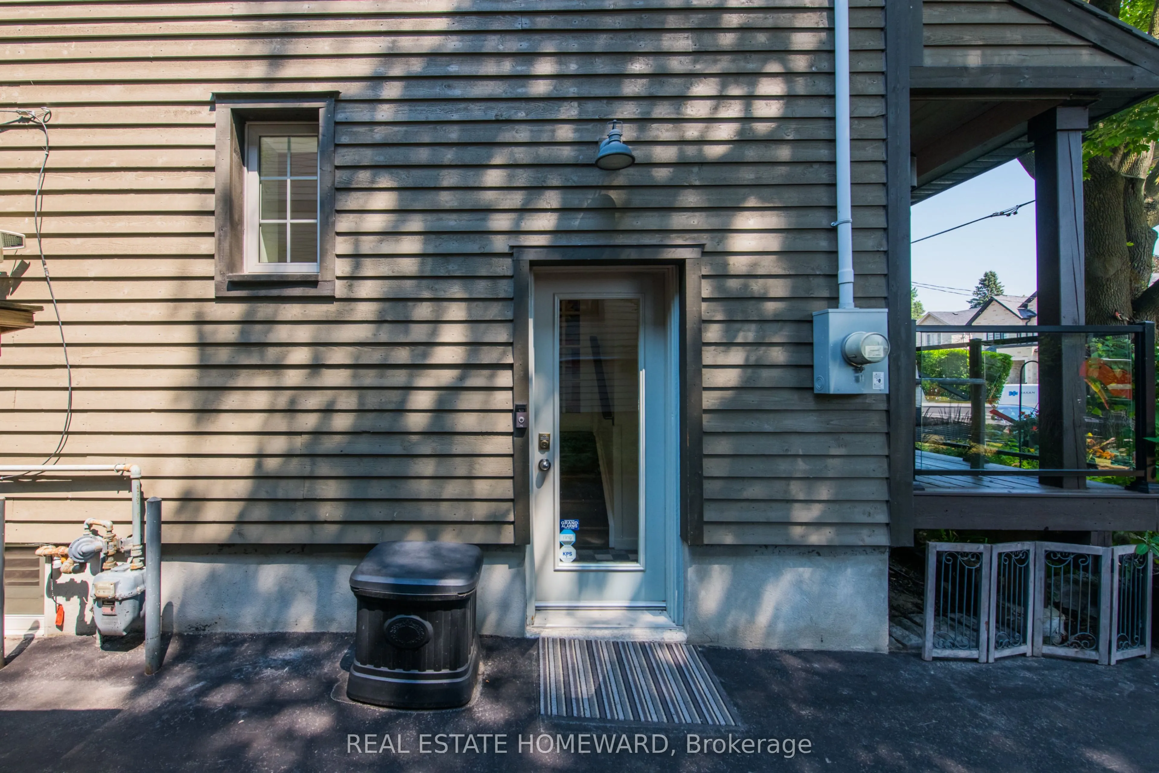 52 Harewood Avenue
