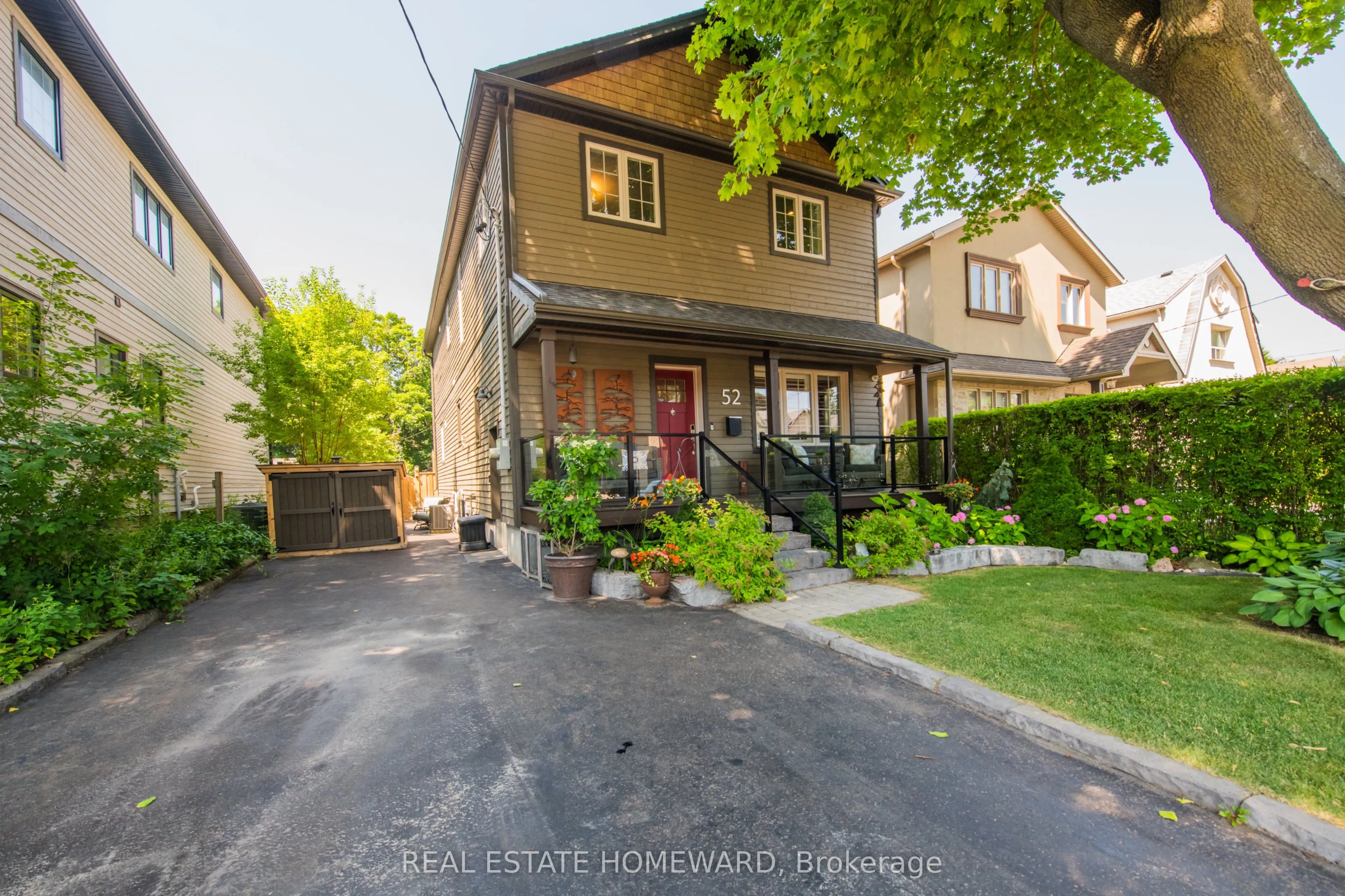 52 Harewood Avenue