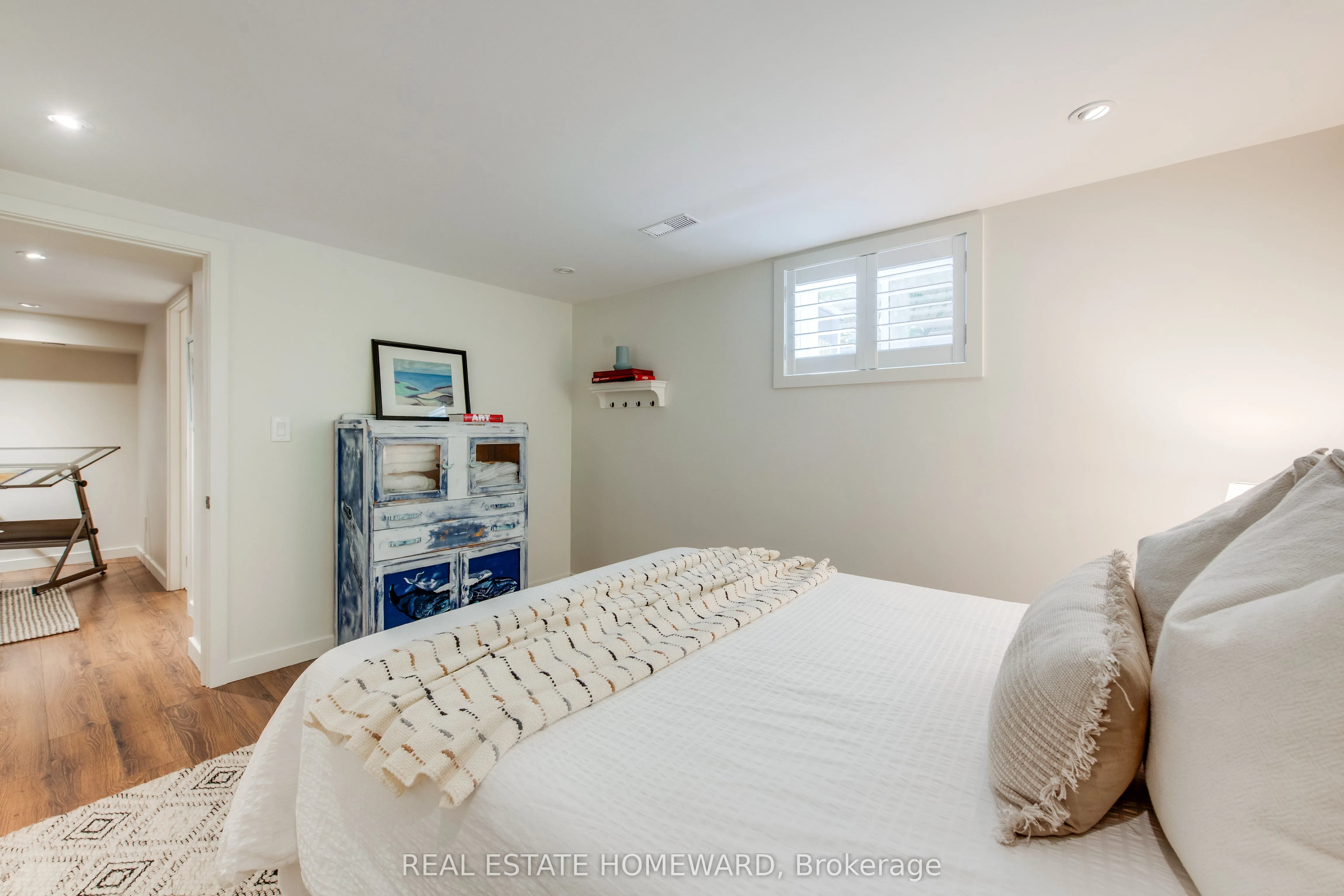 52 Harewood Avenue