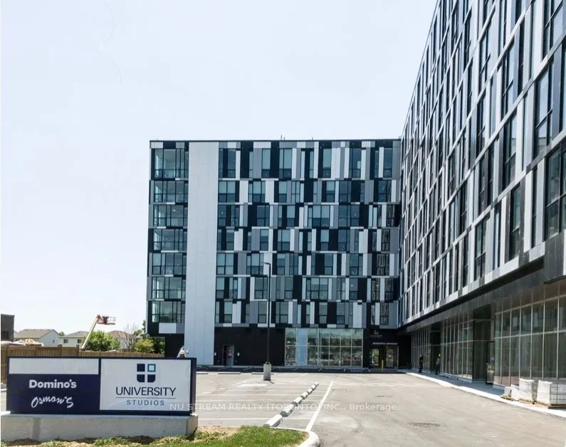 1900 Simcoe Street N, #424