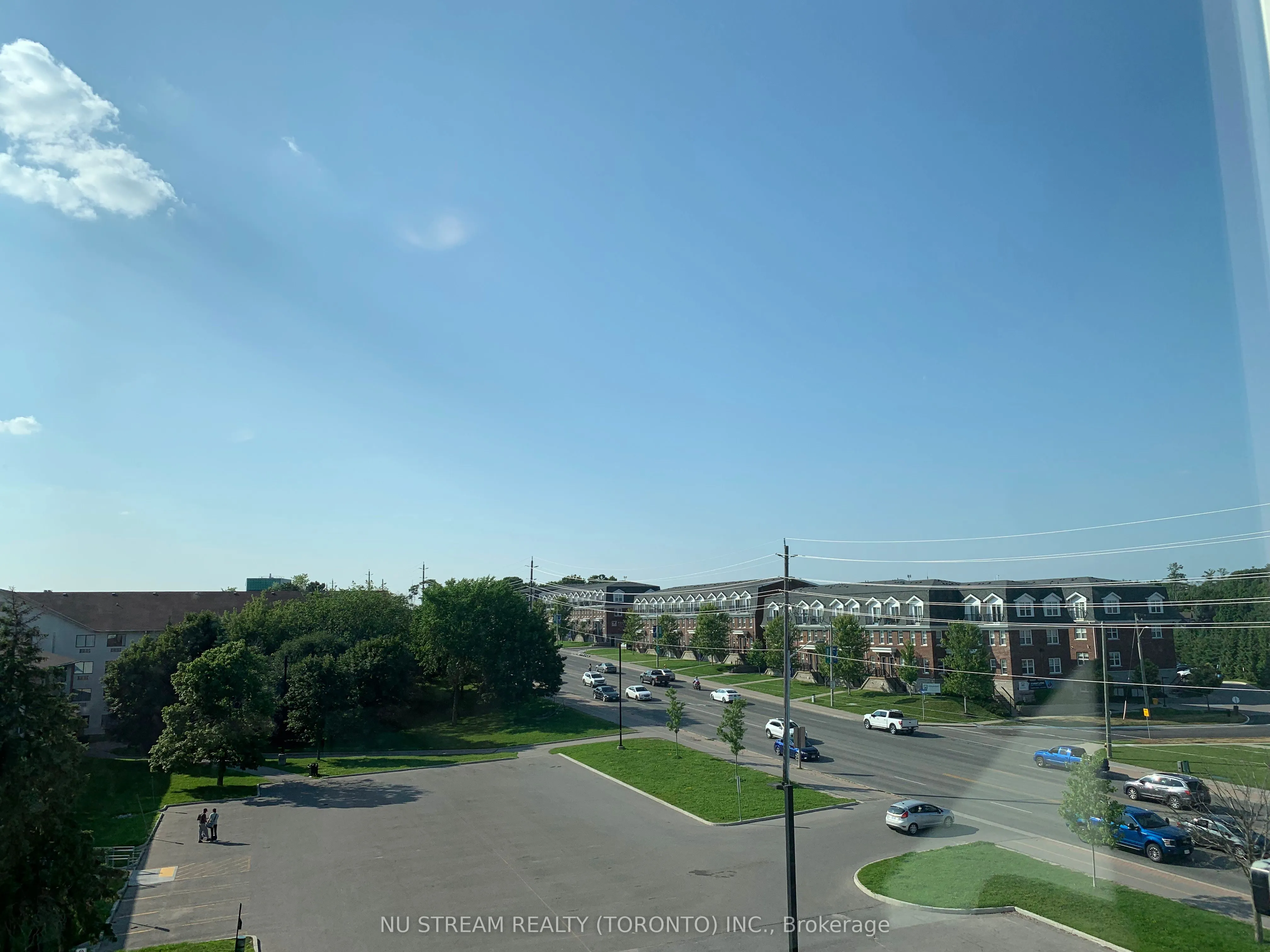 1900 Simcoe Street N, #424