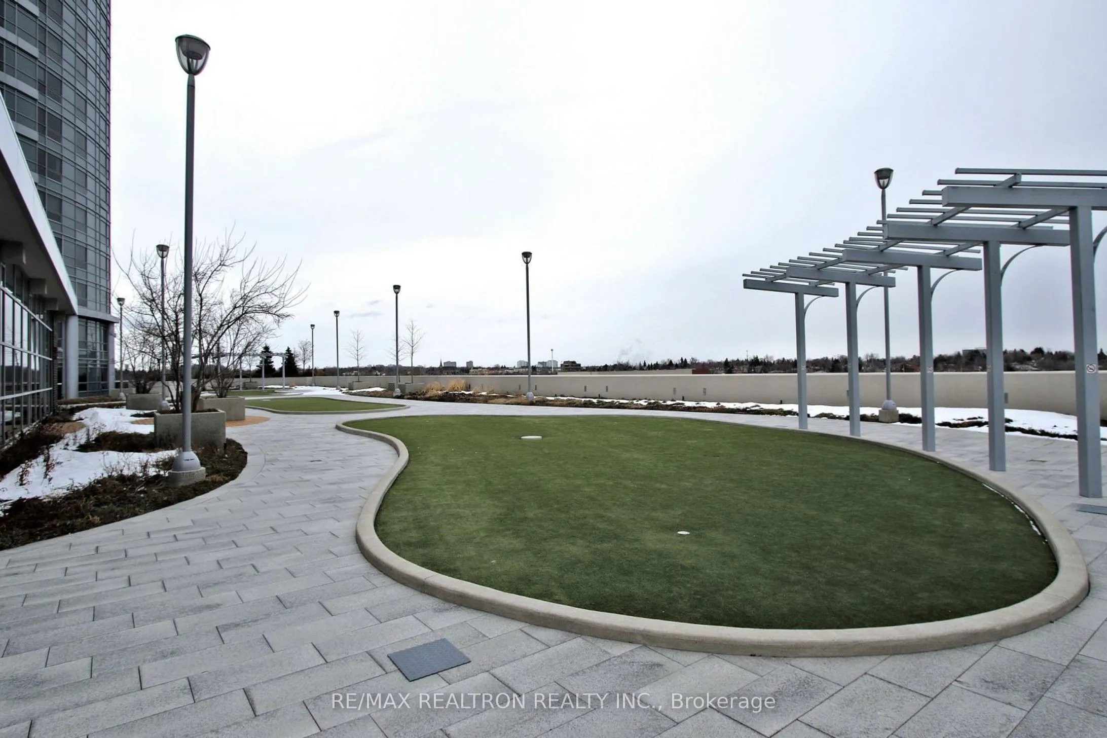 125 Village Green Square, #911