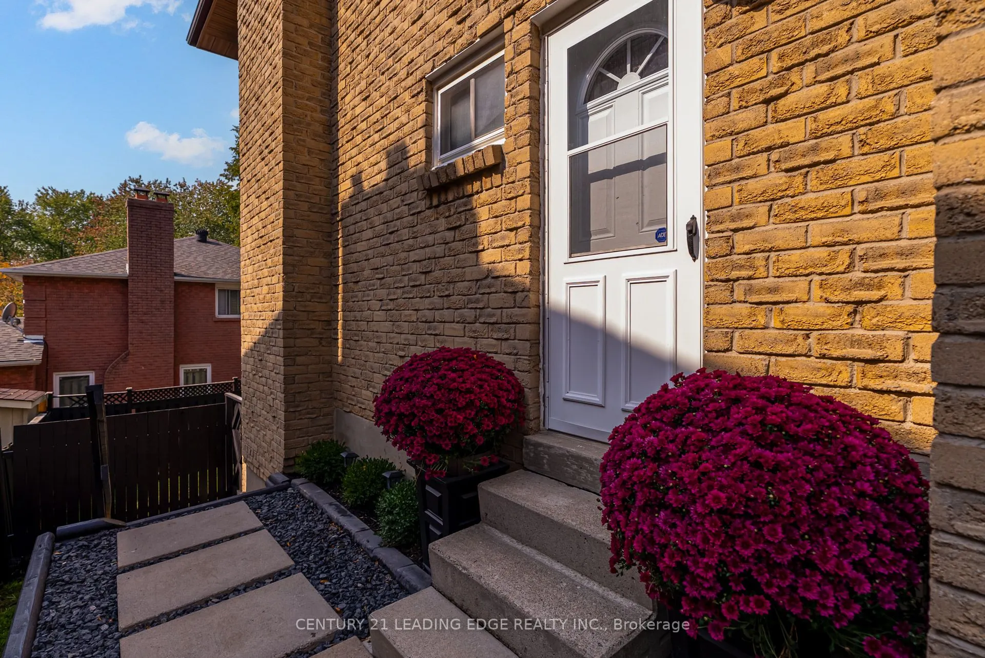 350 Ellesmere Court