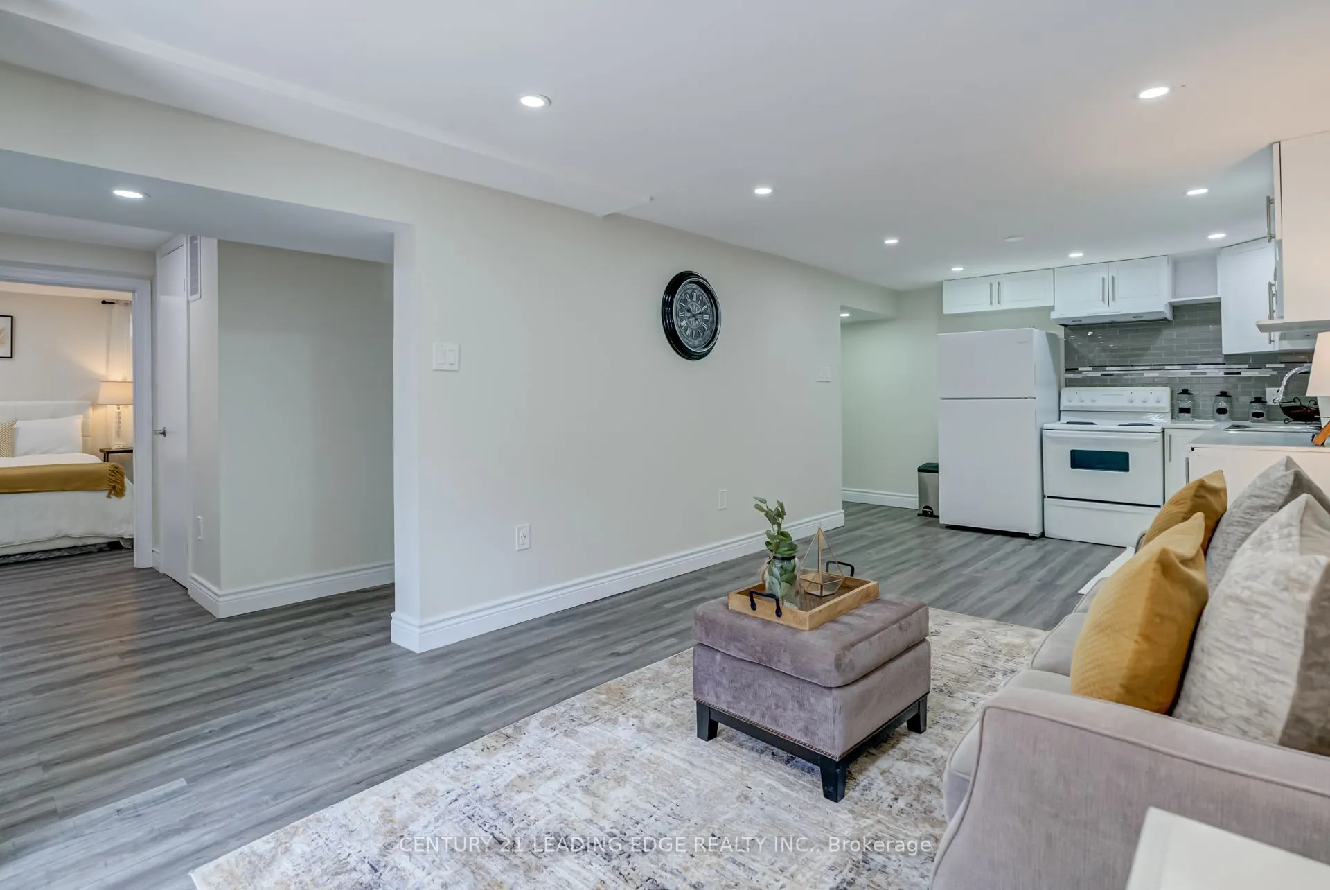 350 Ellesmere Court