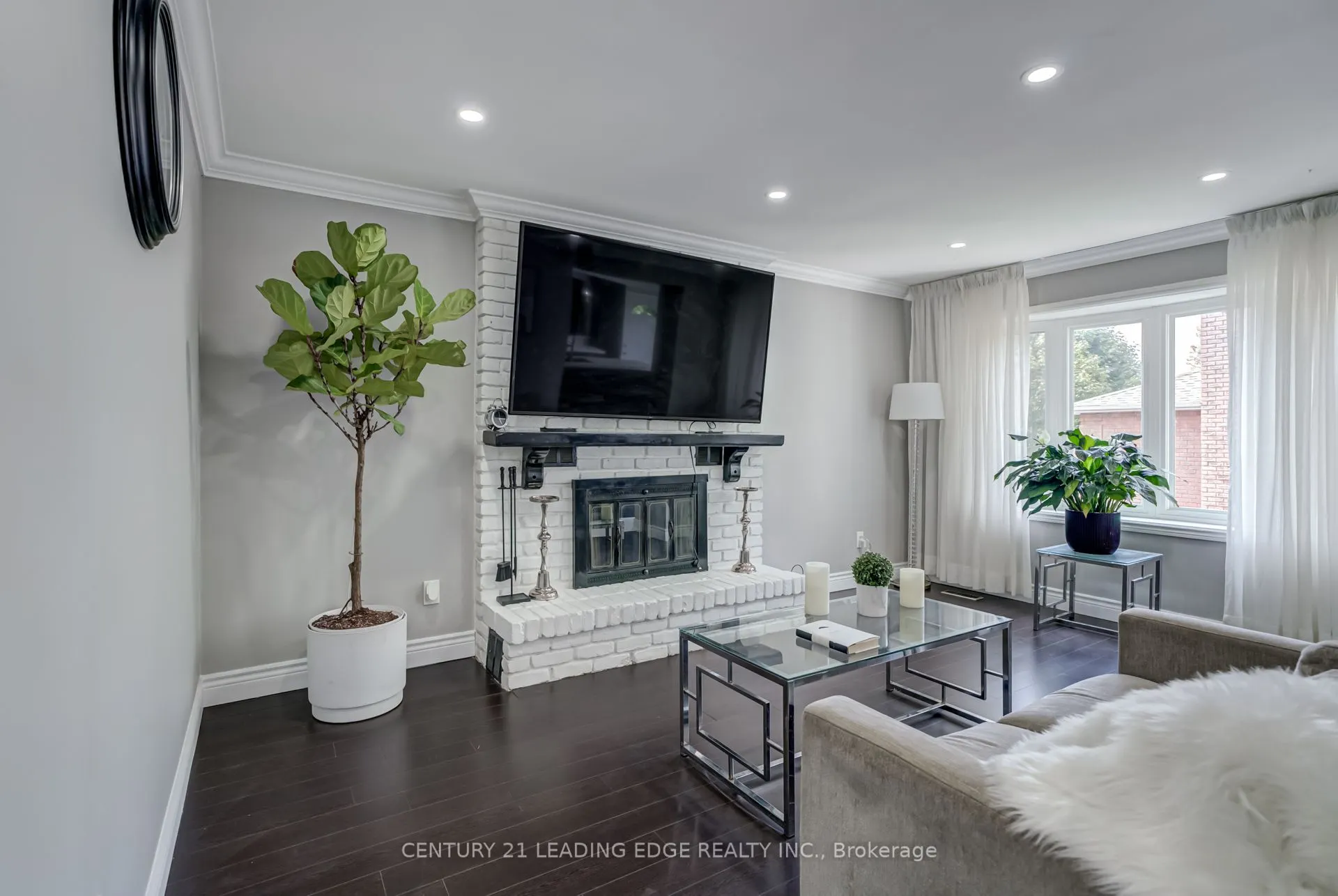 350 Ellesmere Court