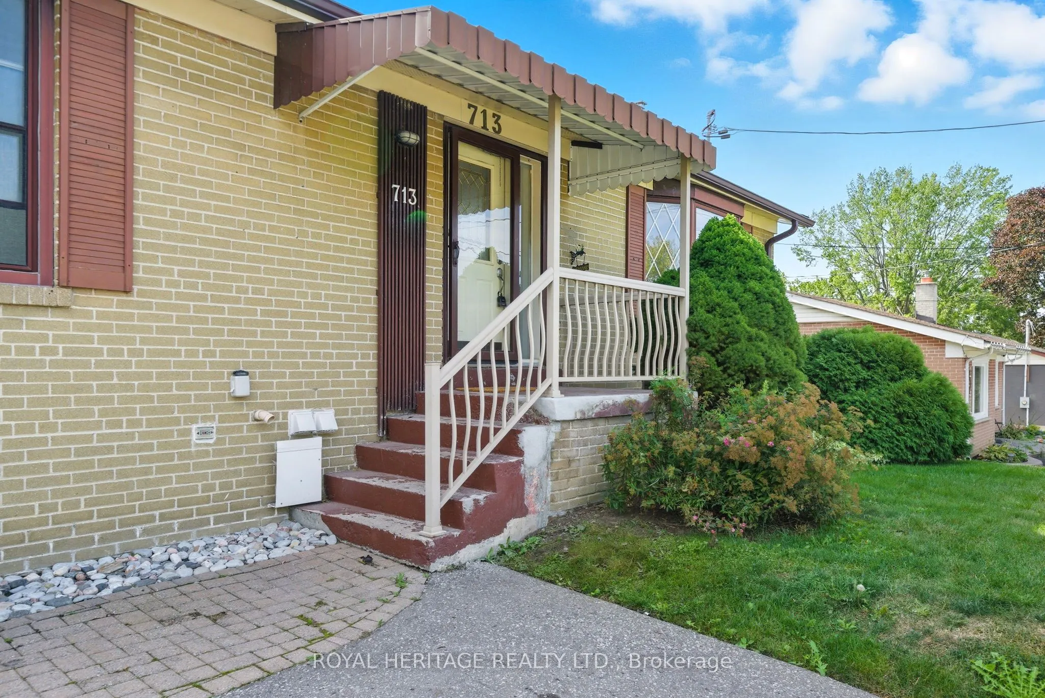713 Burns Street W, #Main