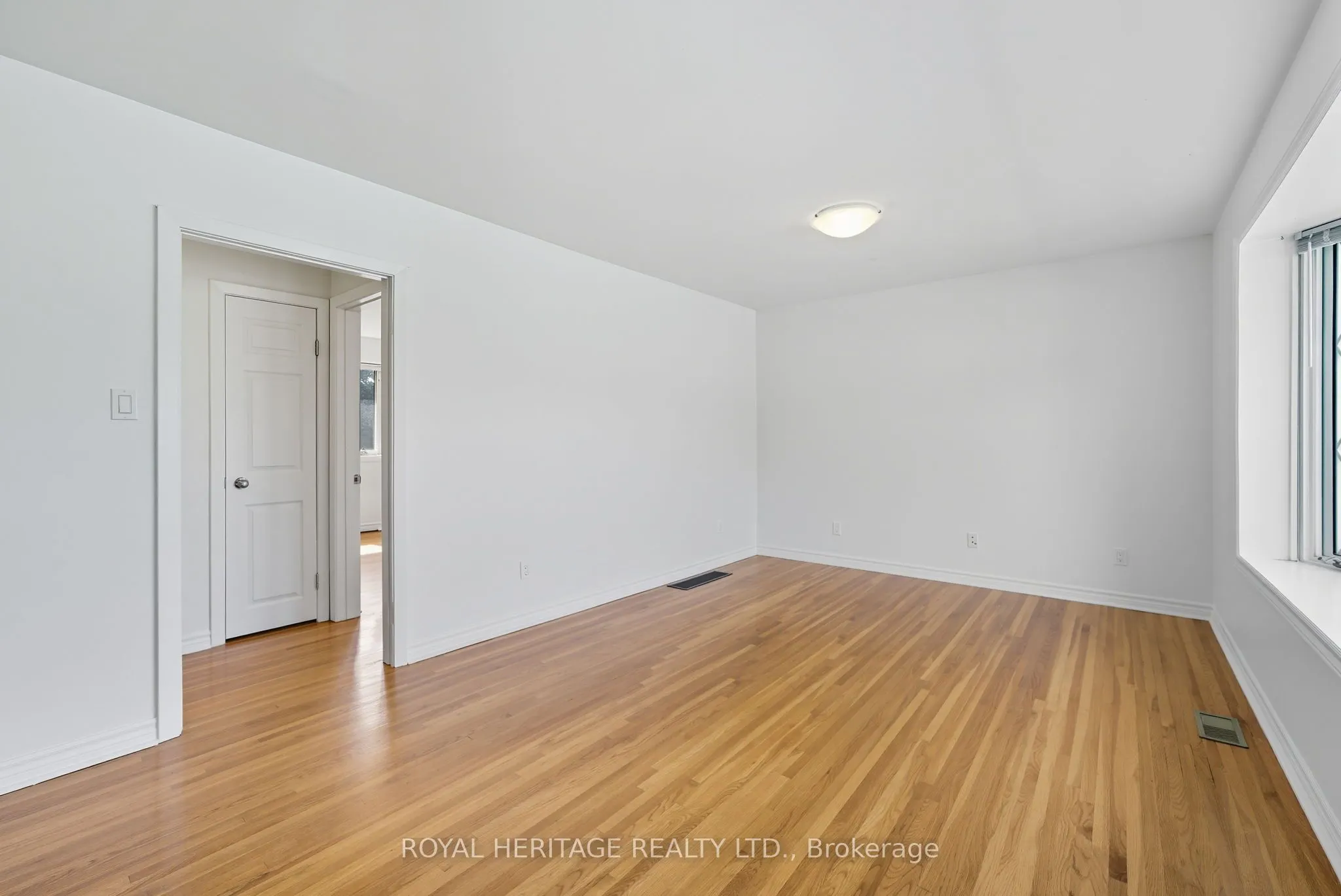 713 Burns Street W, #Main