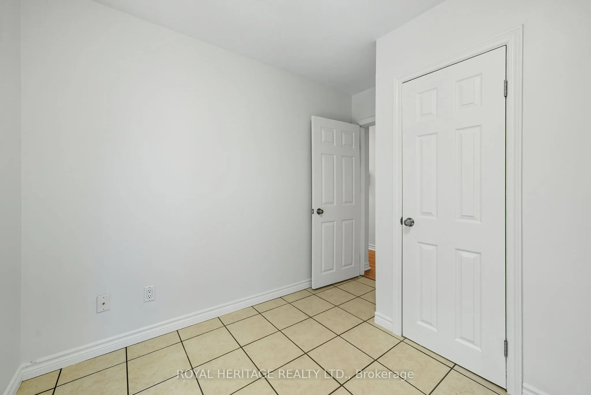 713 Burns Street W, #Main