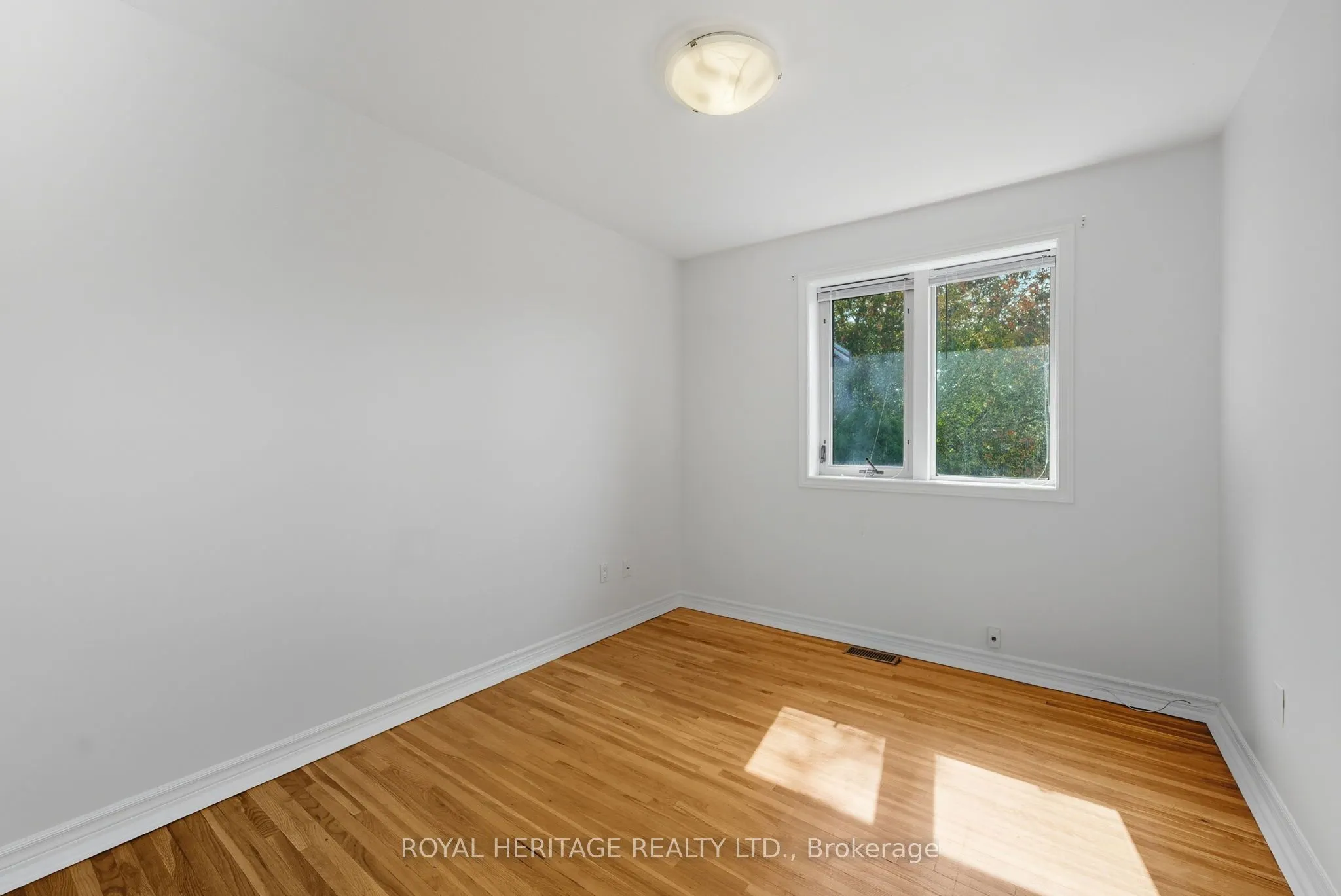 713 Burns Street W, #Main