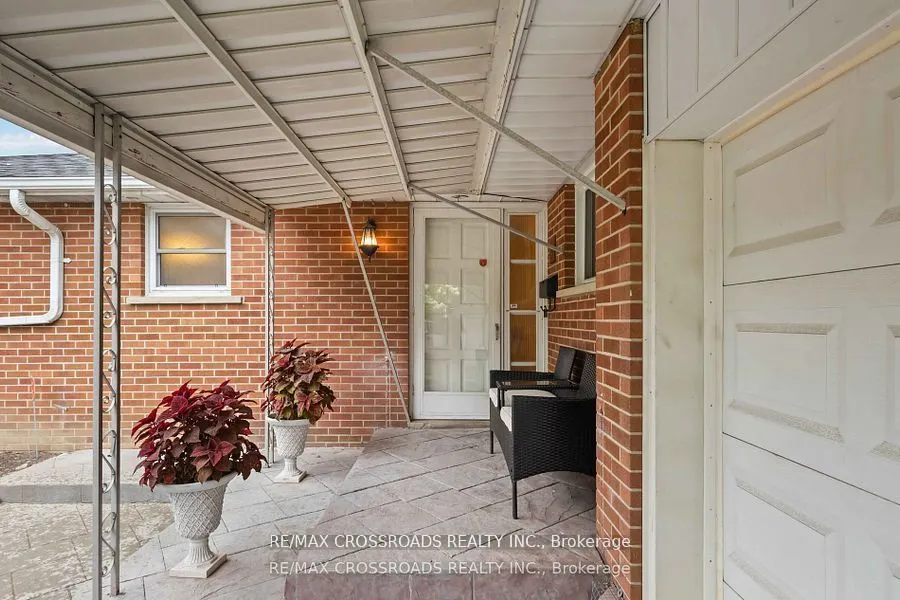 3 Bowater Drive