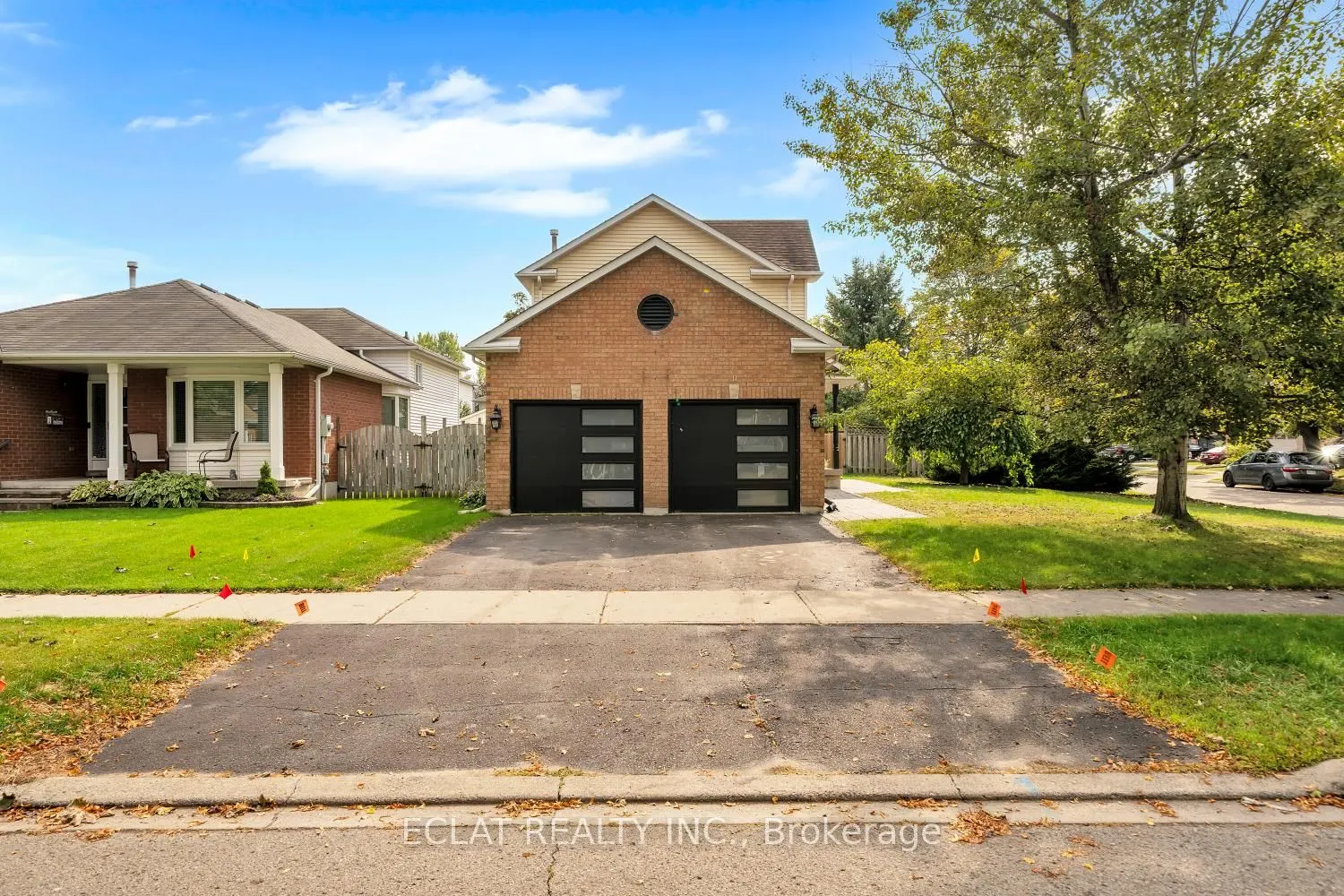 11 Strathallan Drive S