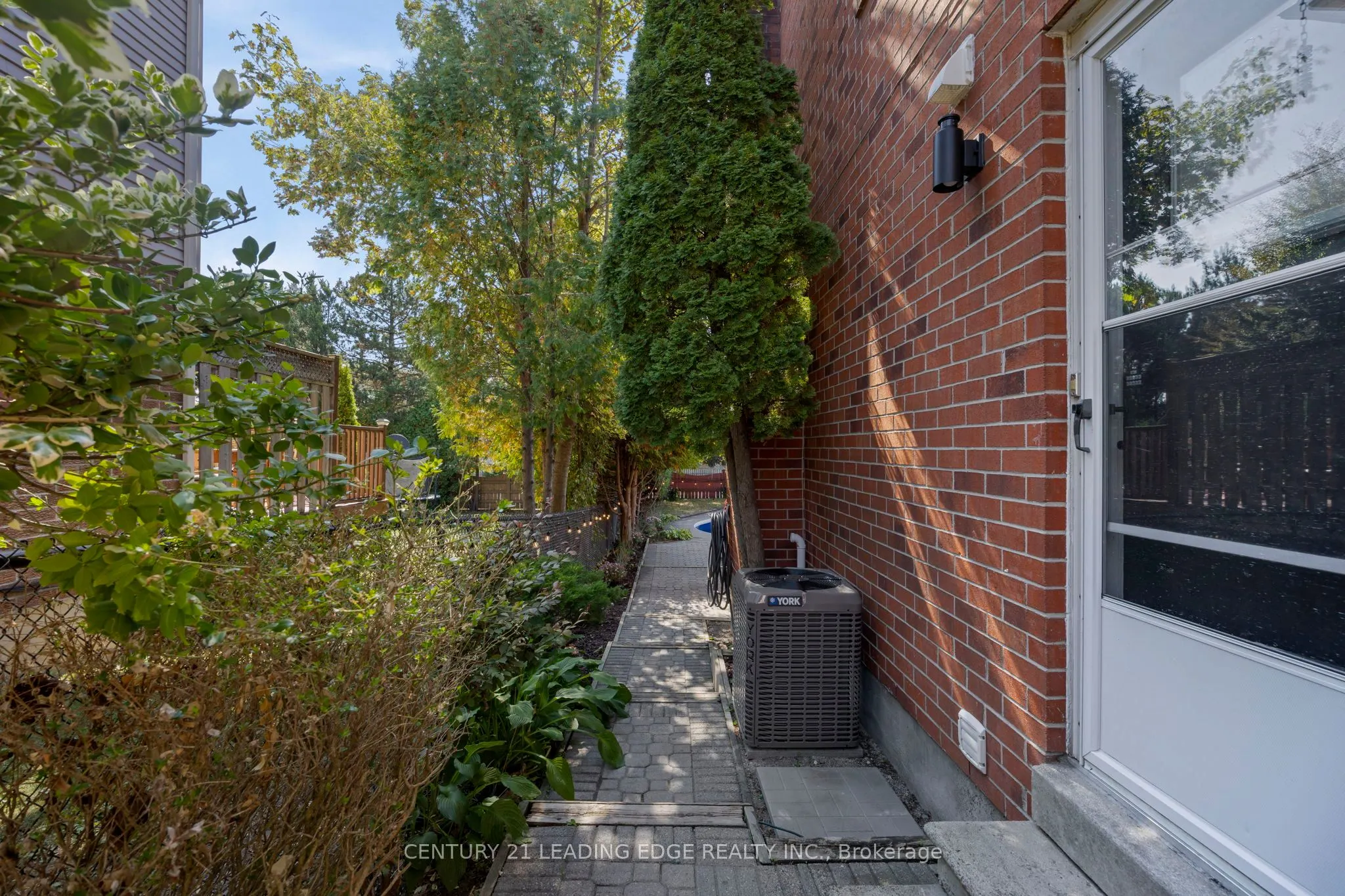 1211 Bridge Gate Crescent