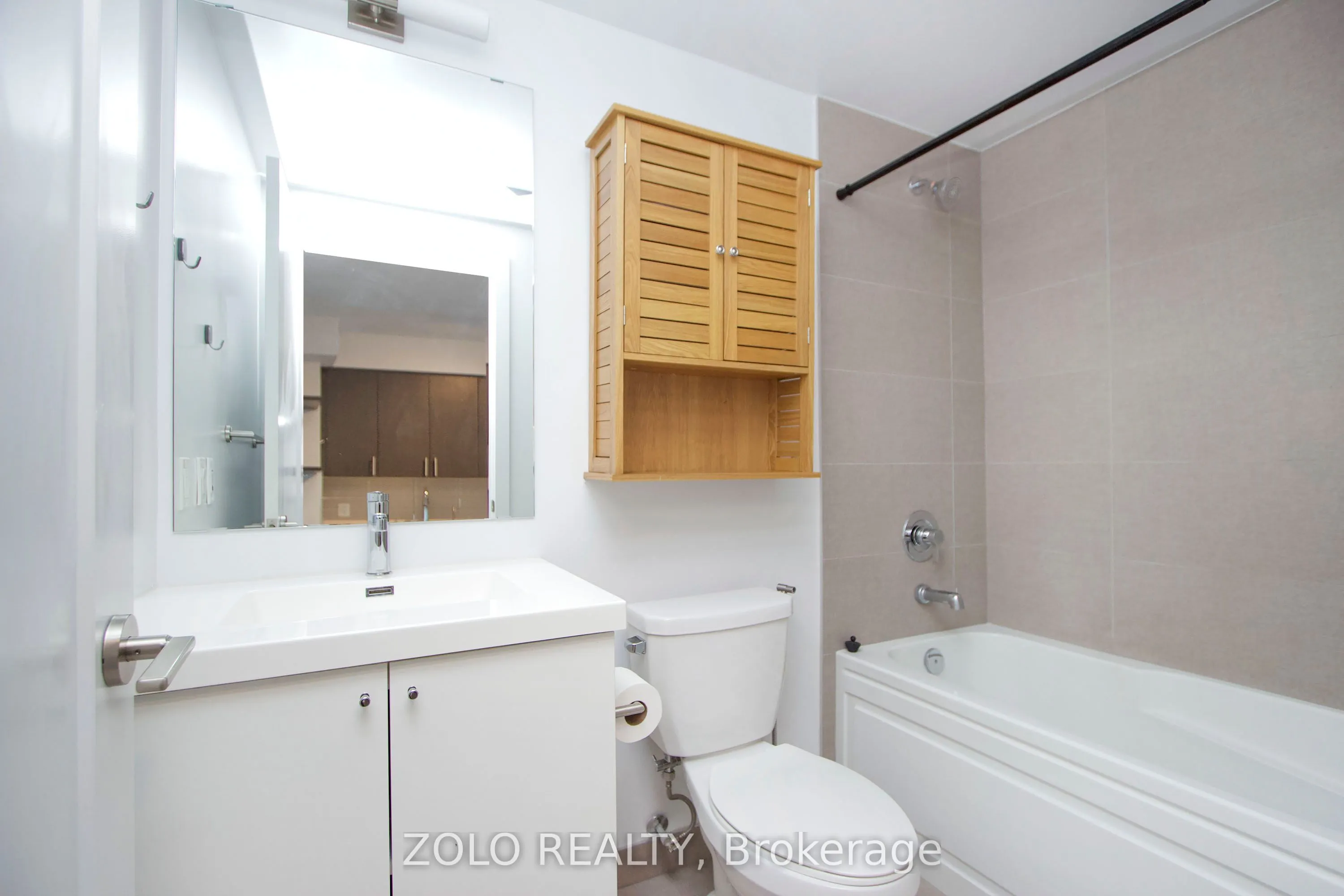 2550 Simcoe Street N, #310