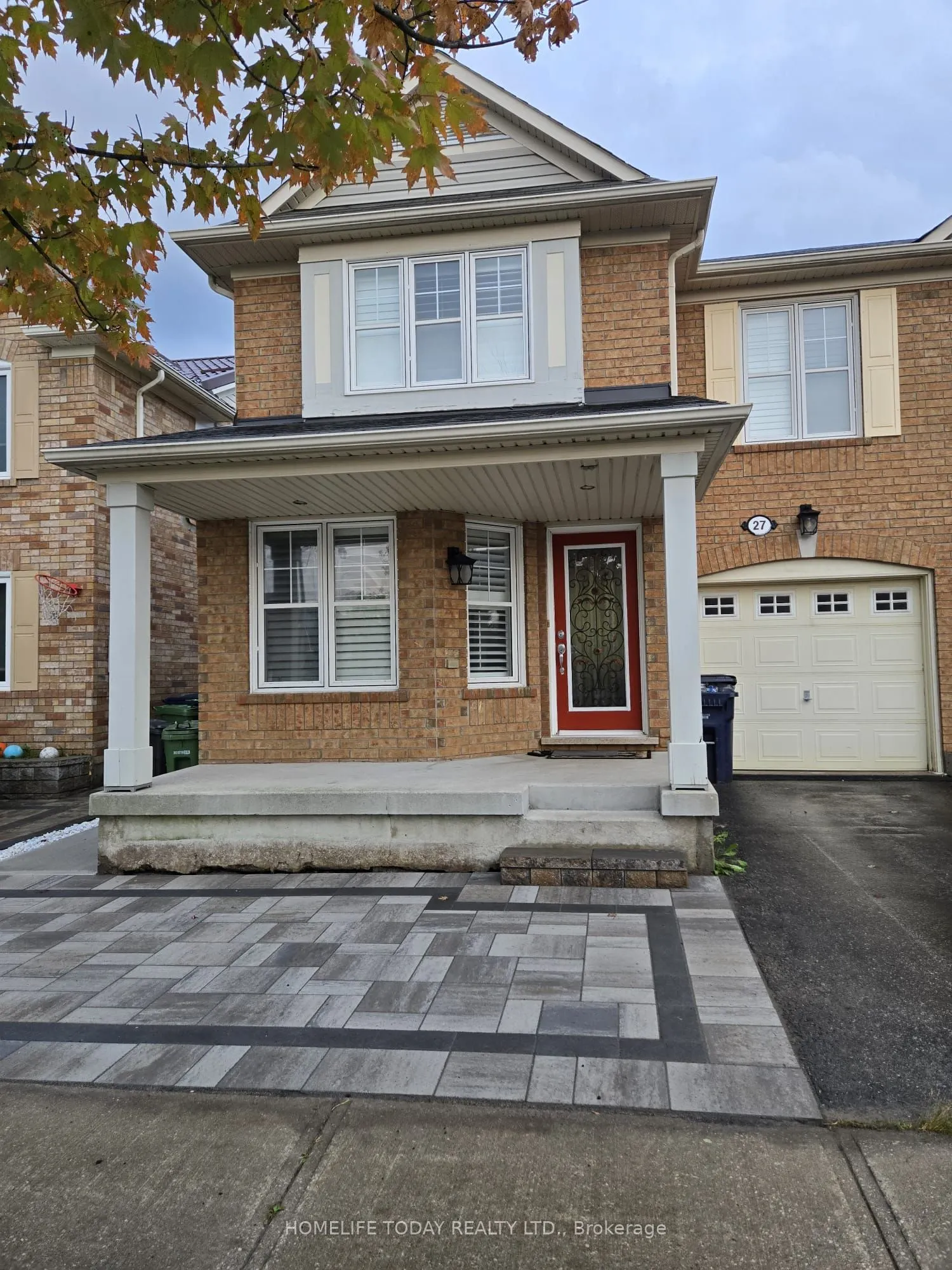 27 Trumpeter Street, #(Main)