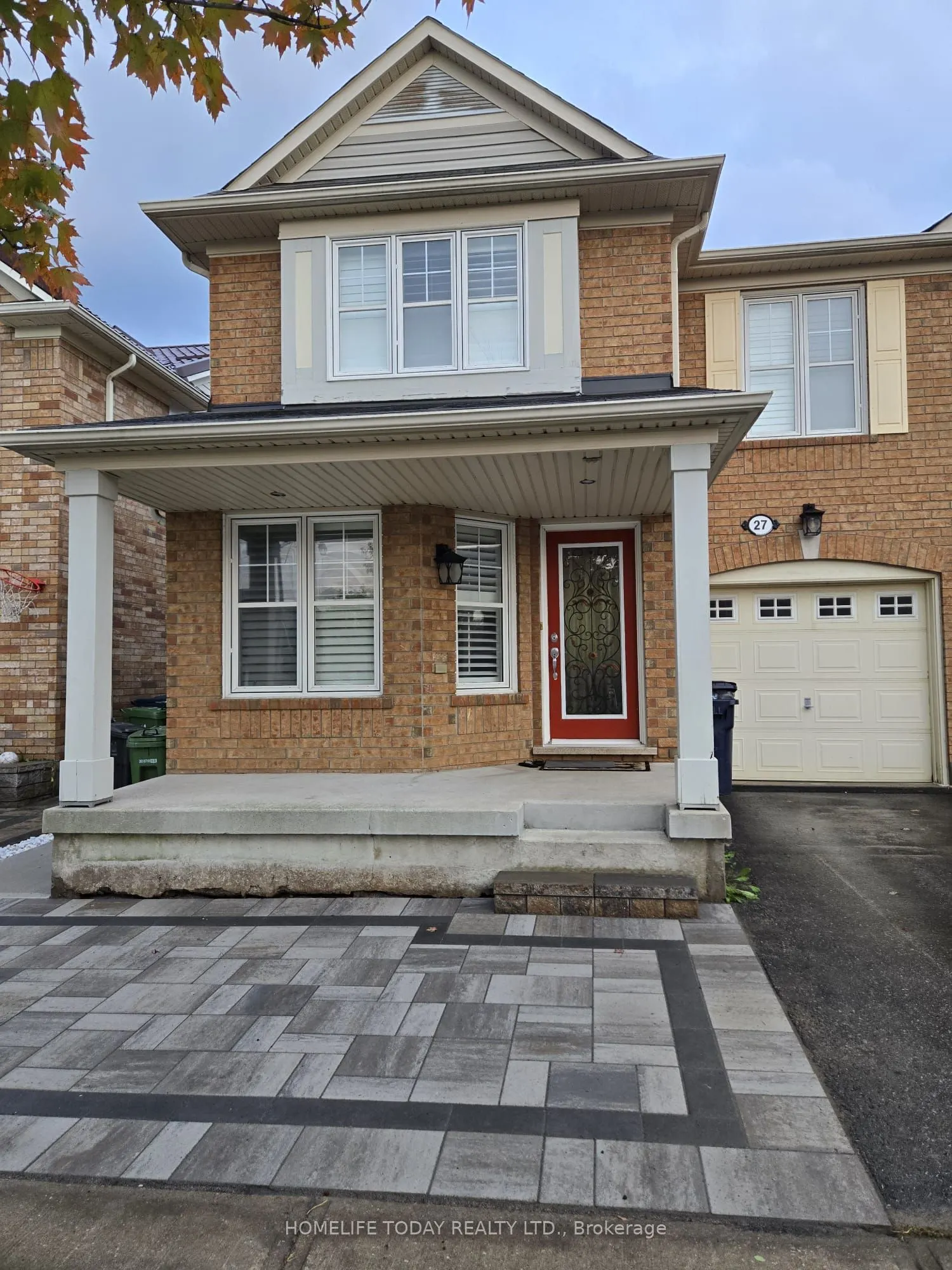 27 Trumpeter Street, #(Main)