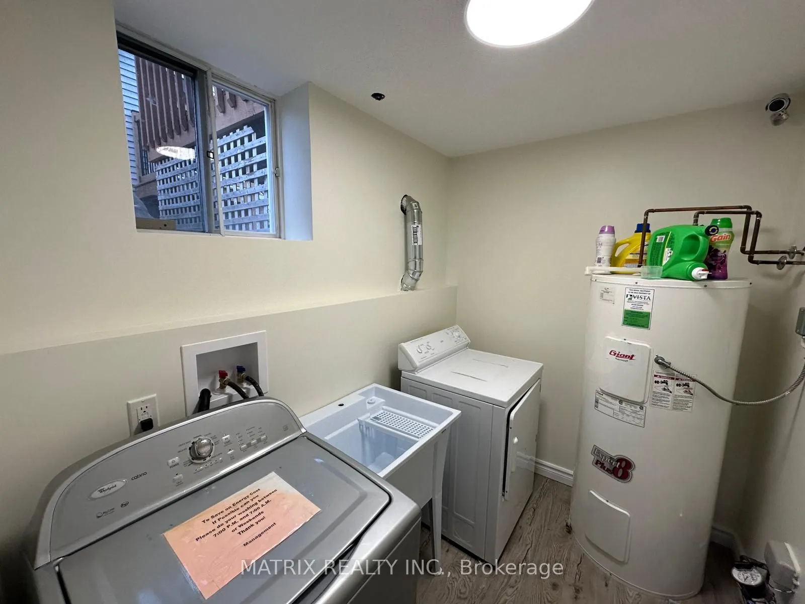 224 Taunton Road W