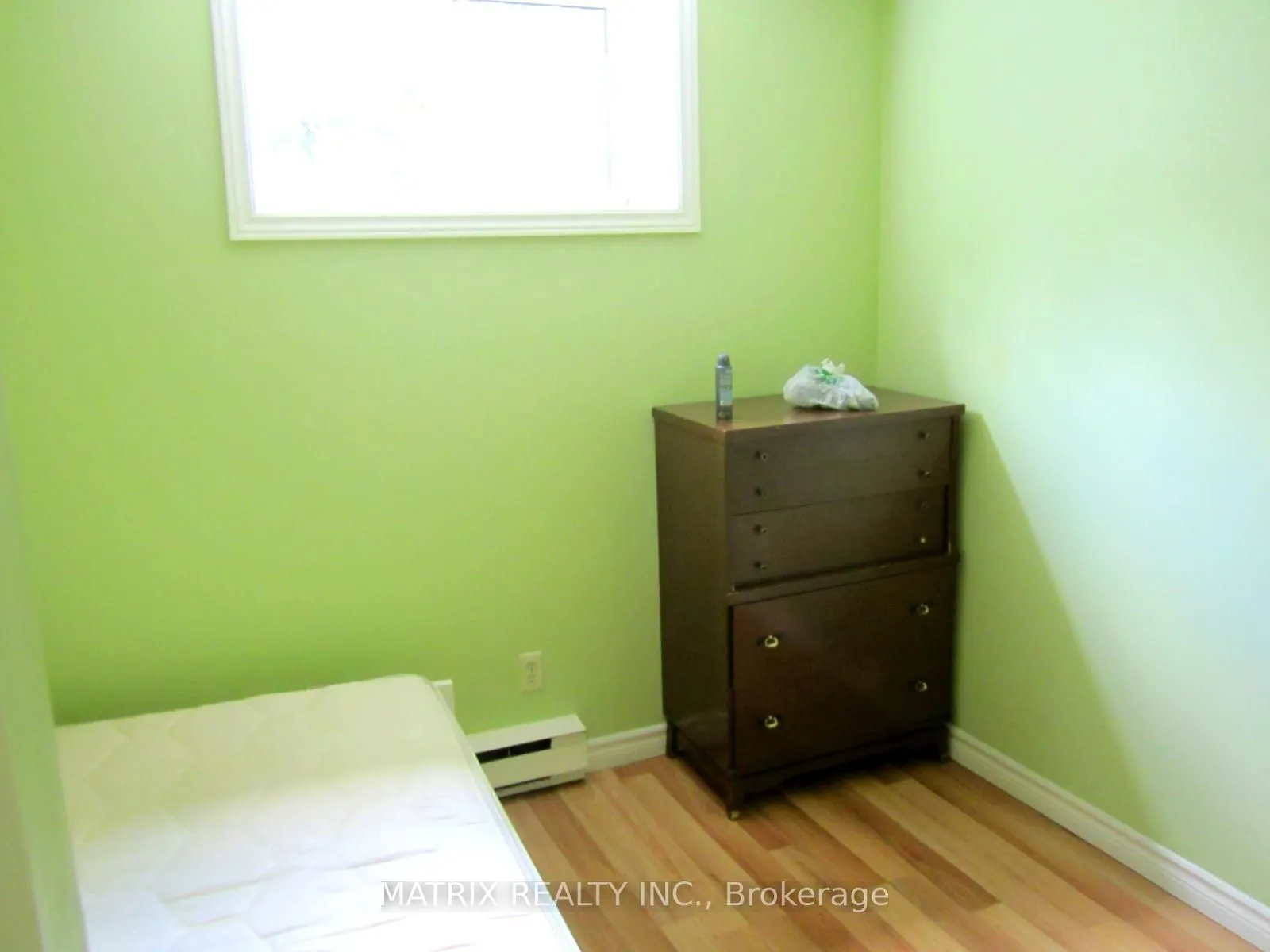224 Taunton Road W