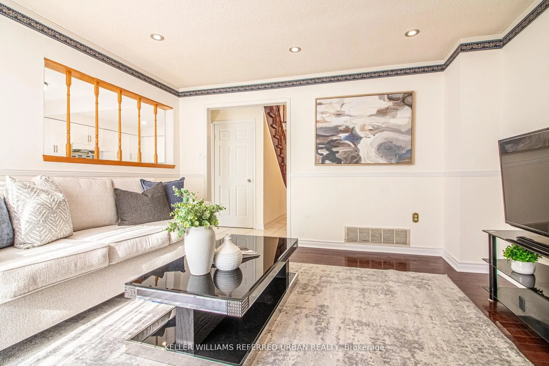 63 Holmbush Crescent