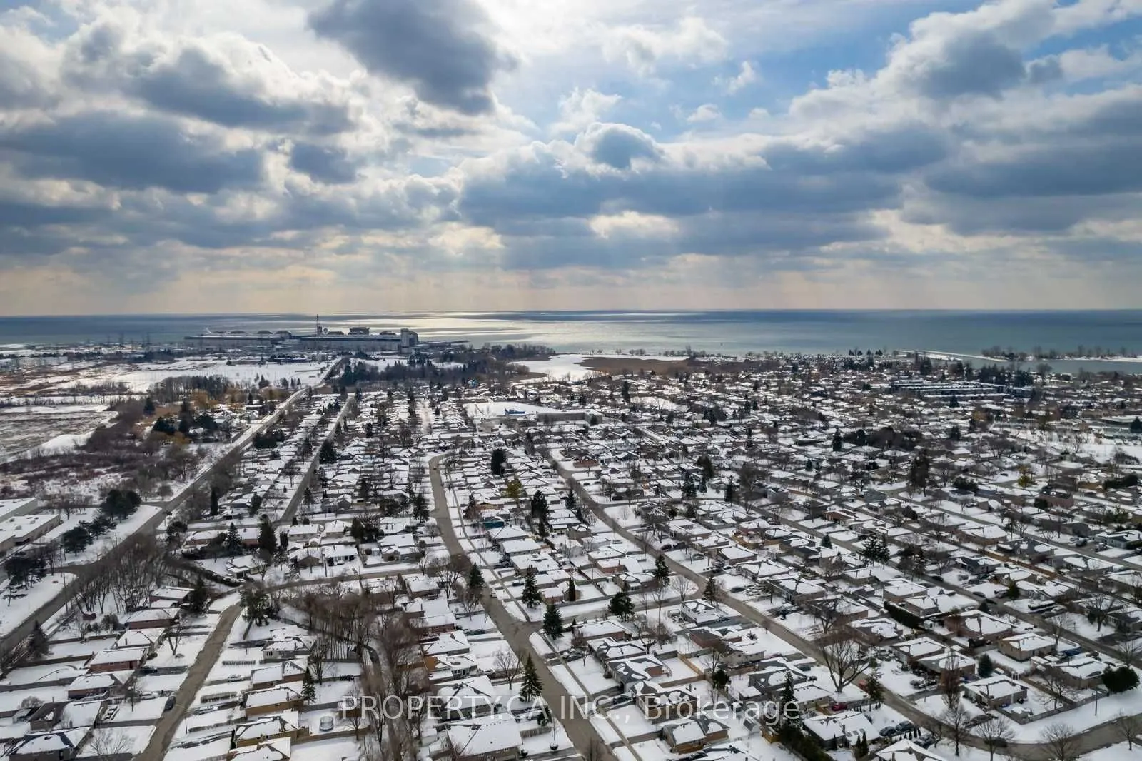 861 Krosno Boulevard