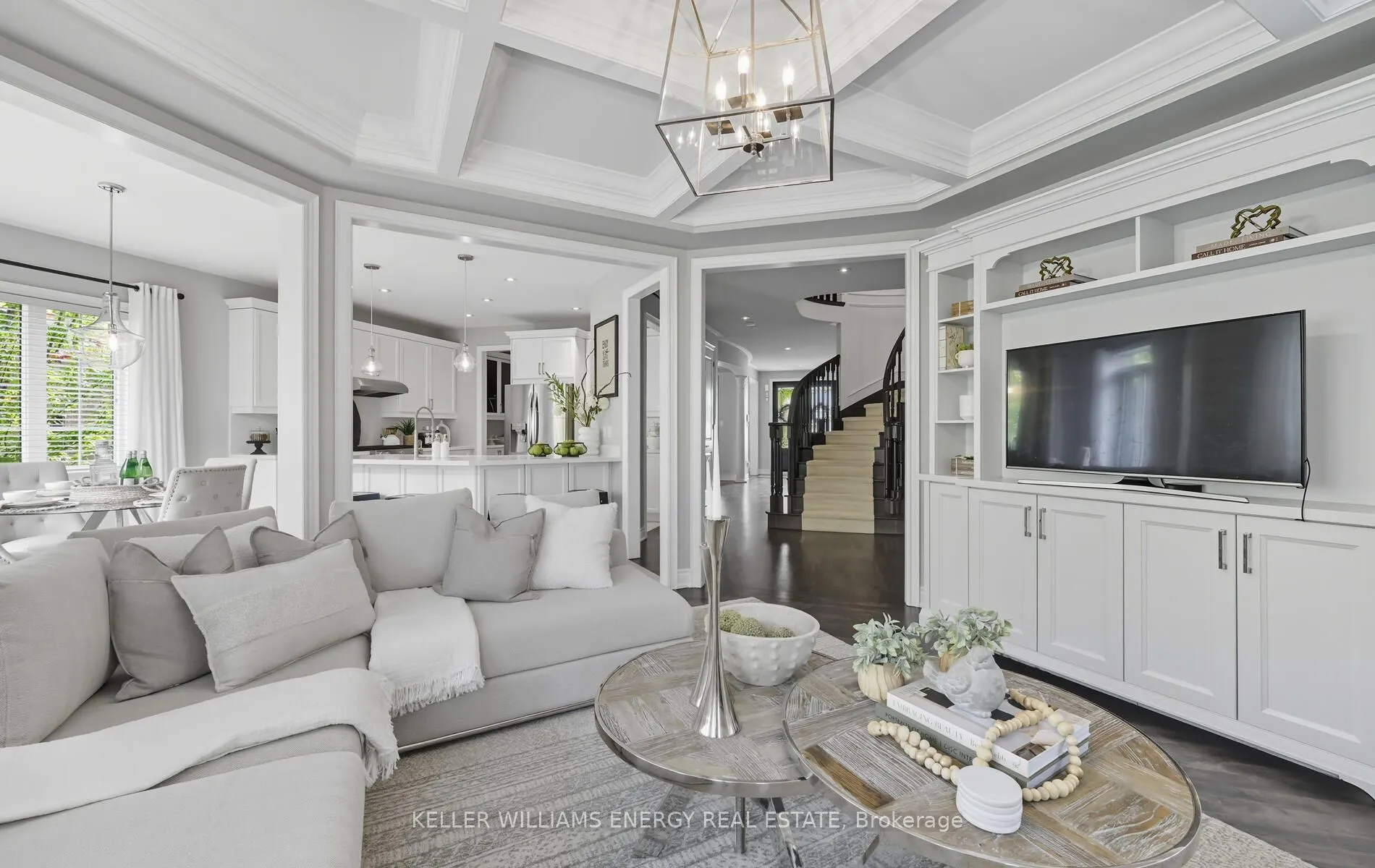 28 Coach Crescent