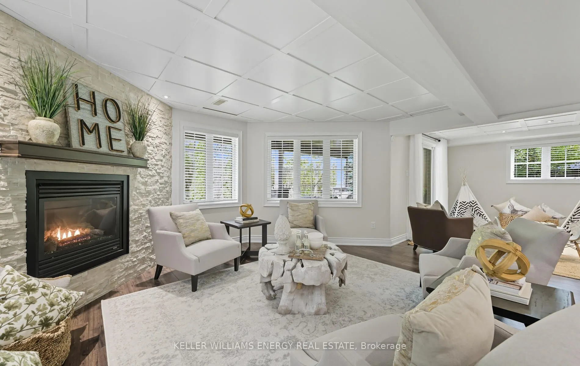 28 Coach Crescent