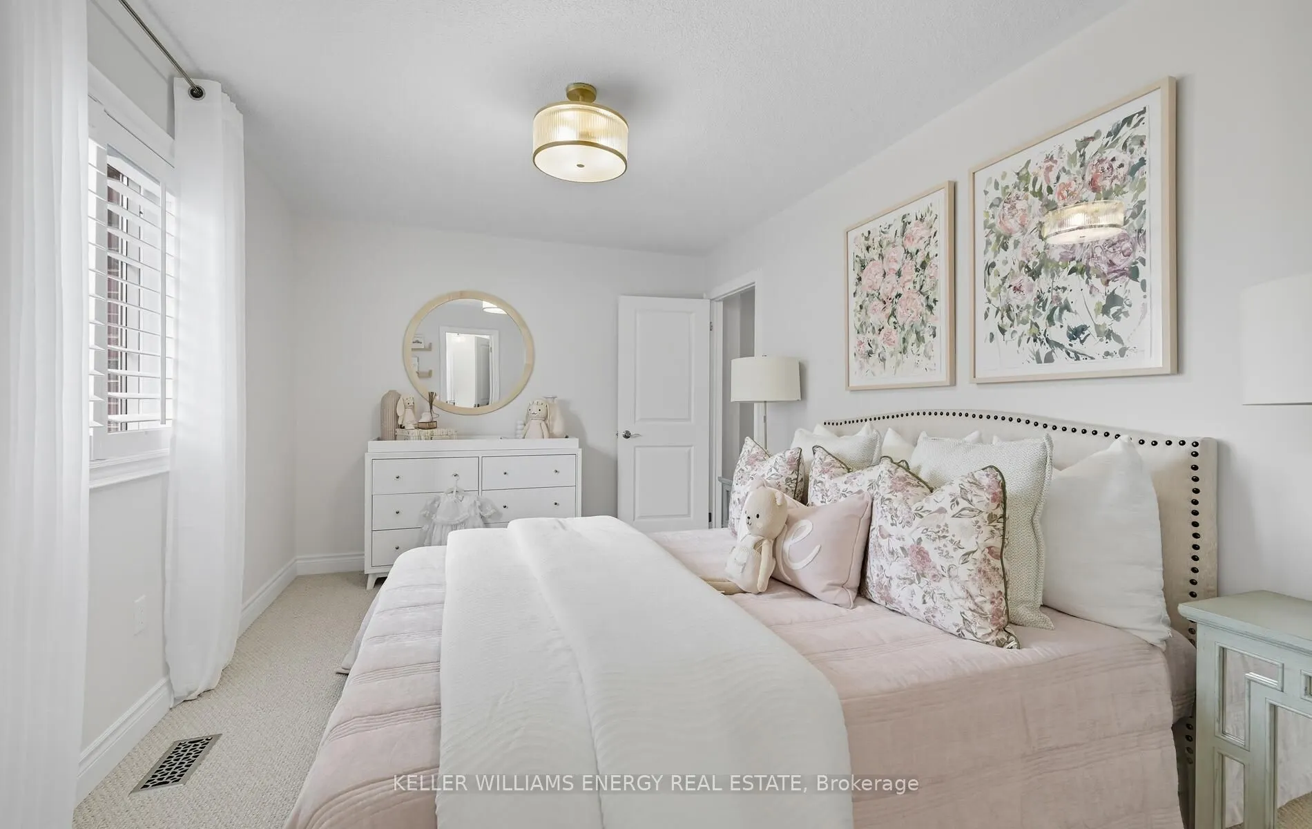 28 Coach Crescent