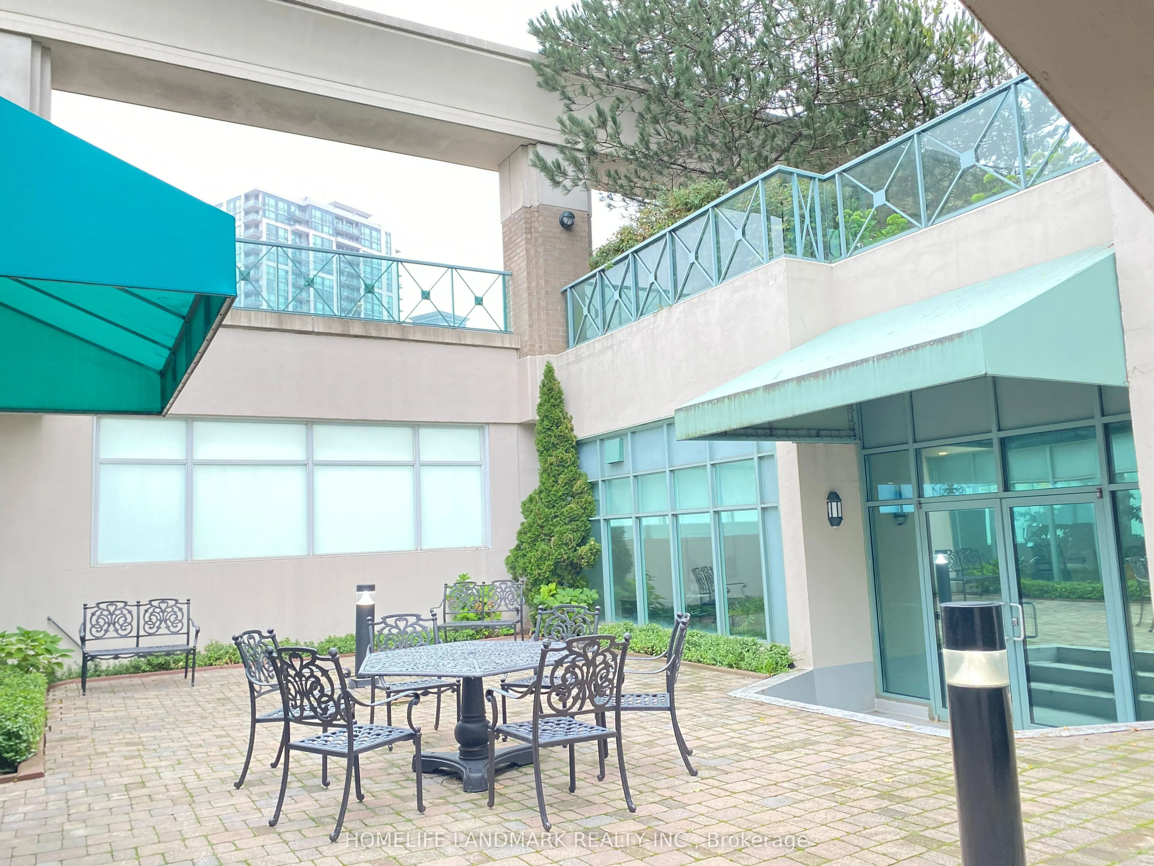 61 Town Centre Court, #2212