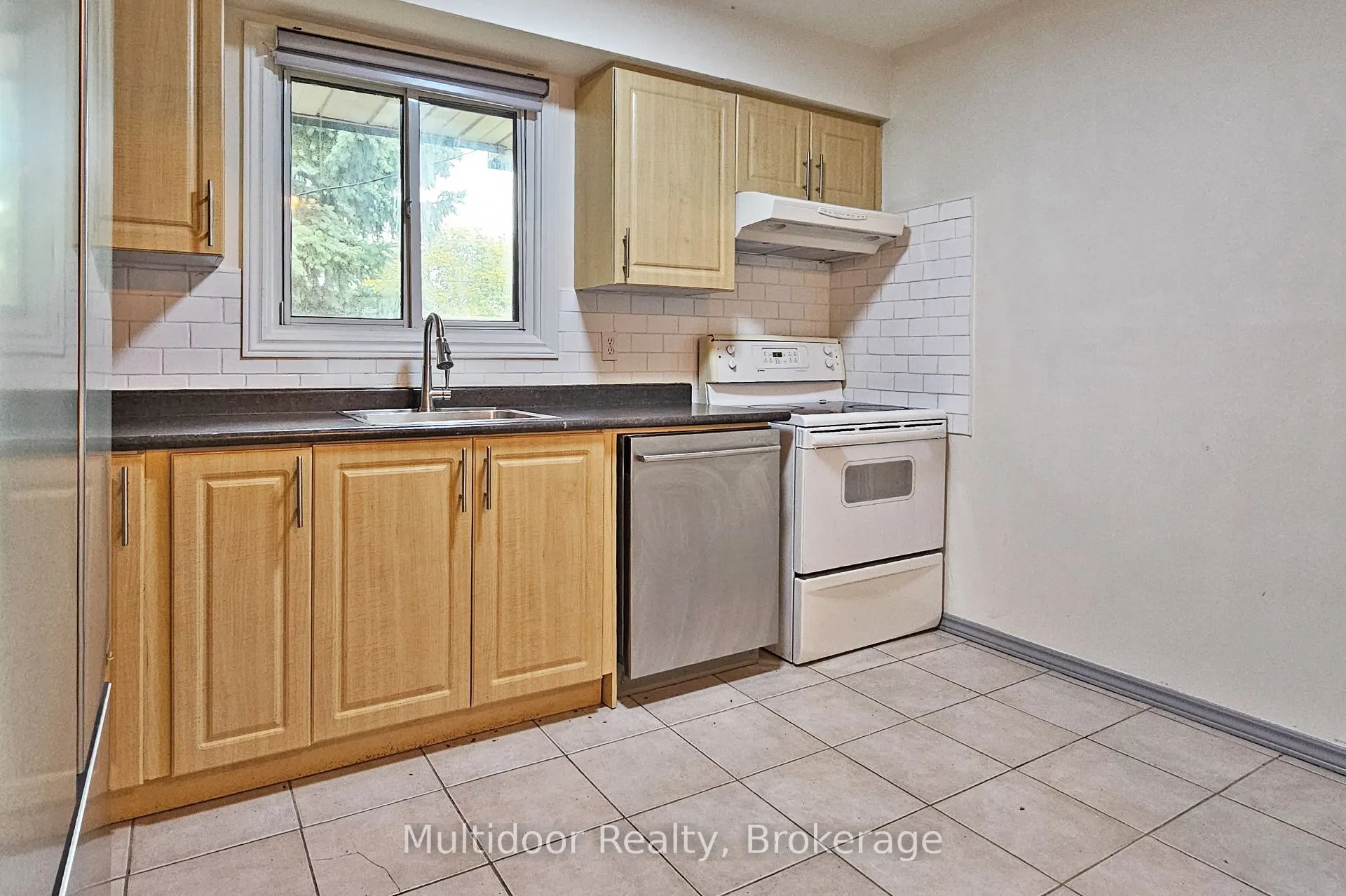 1100 Oxford Street, #2