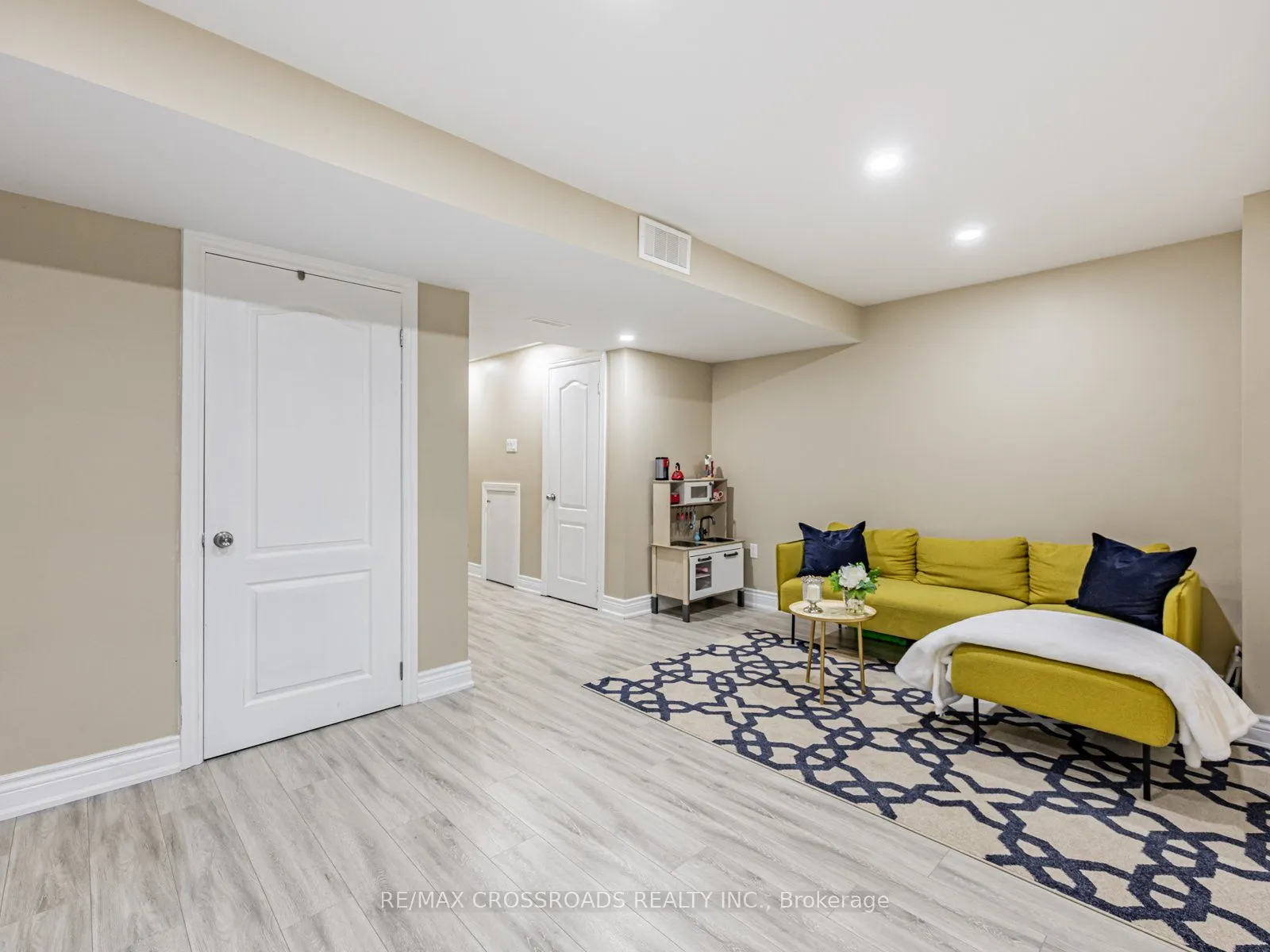 432 Sparrow Circle