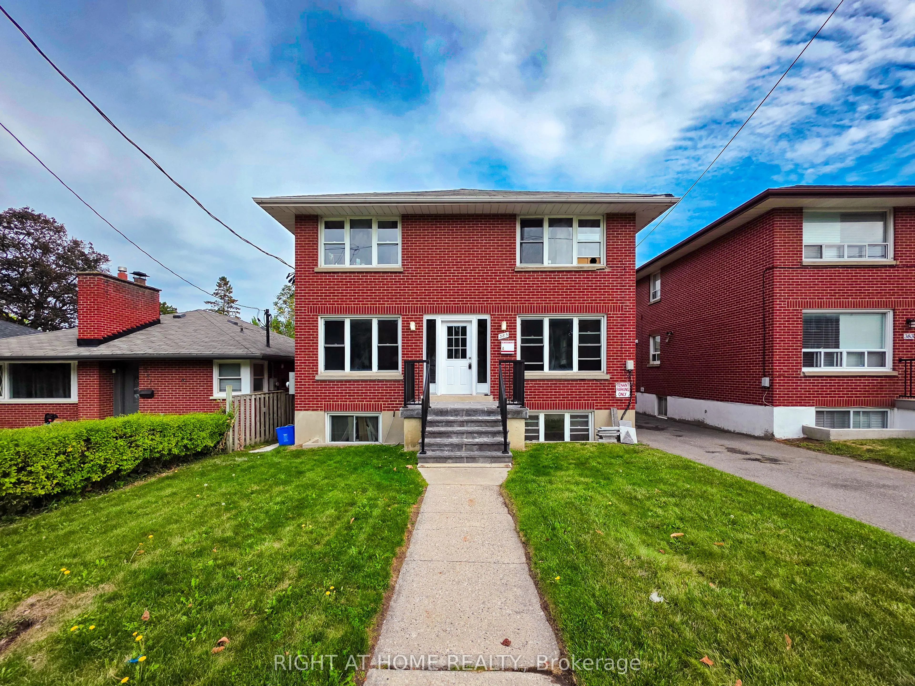 385 Mary Street N, #Main Floor