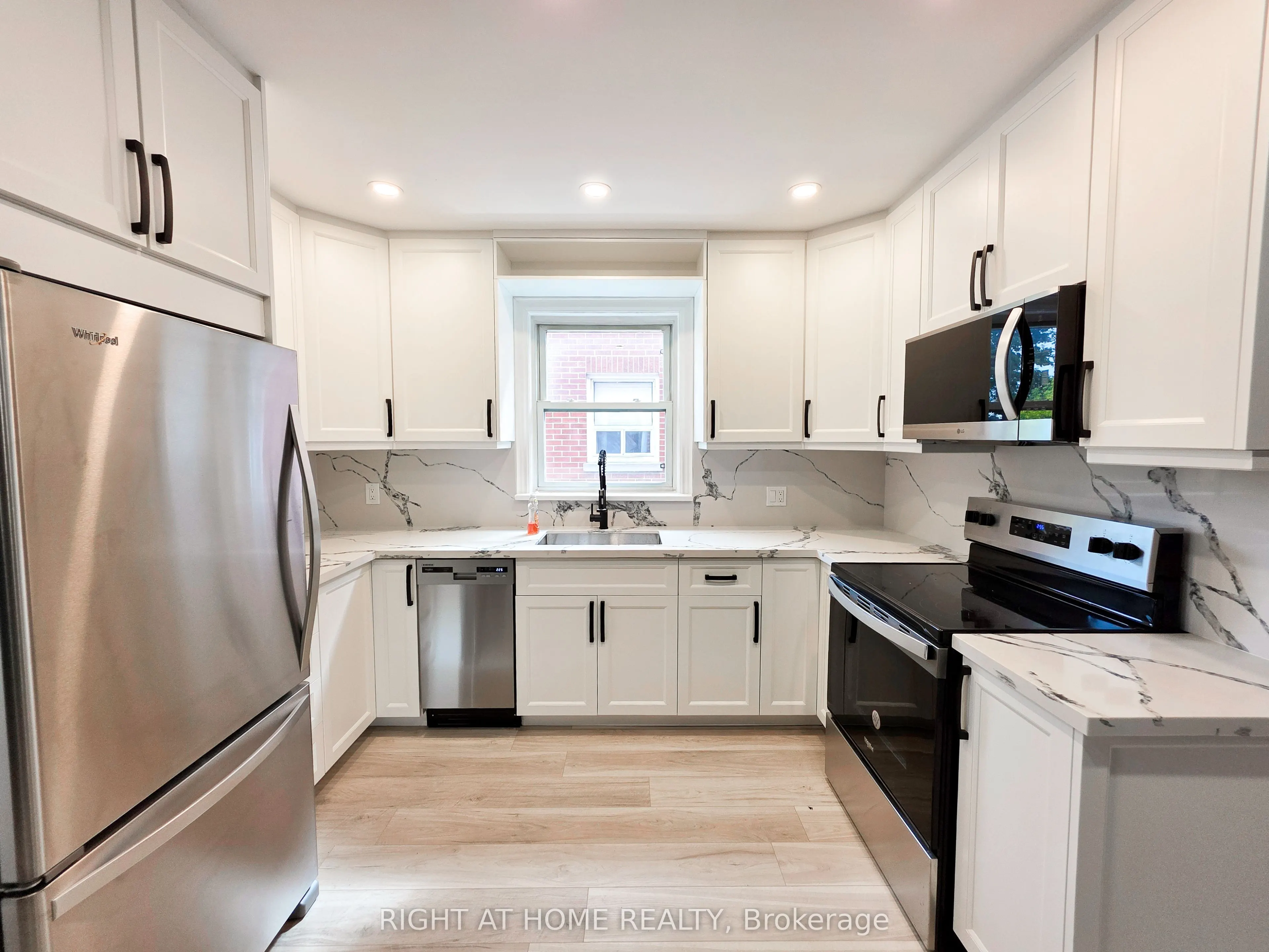 385 Mary Street N, #Main Floor