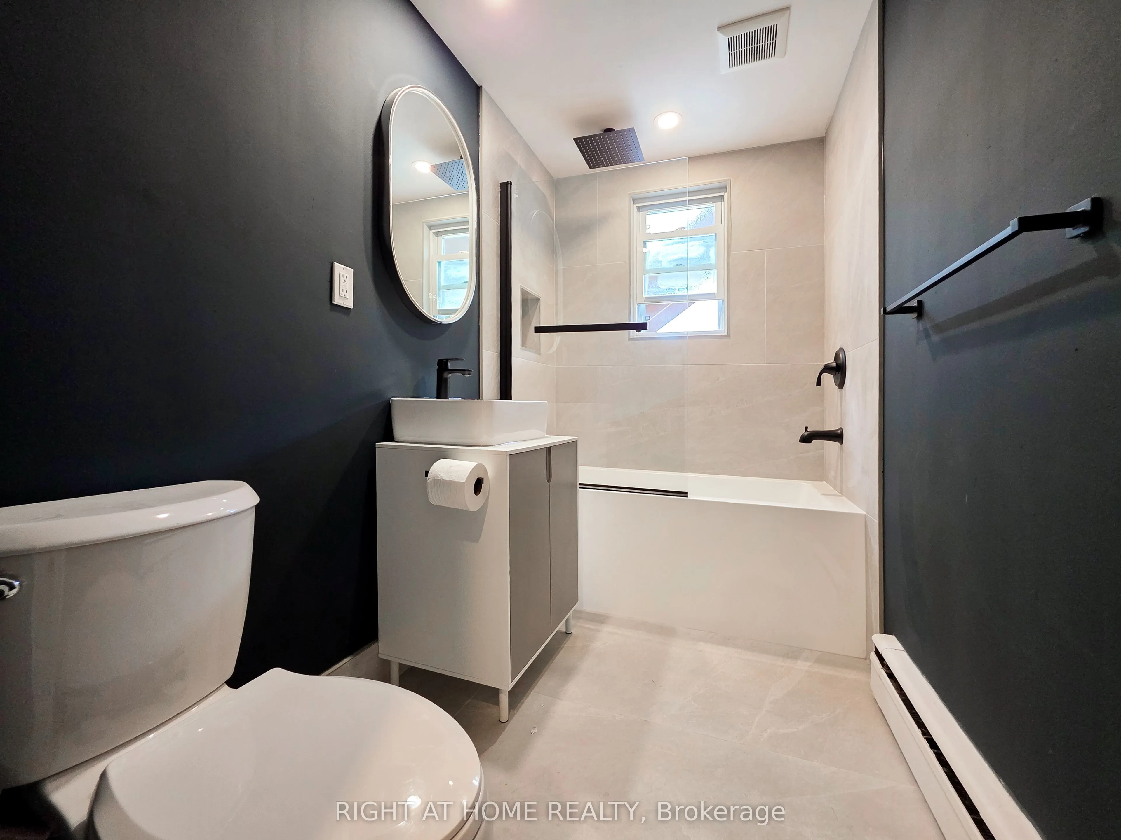 385 Mary Street N, #Main Floor