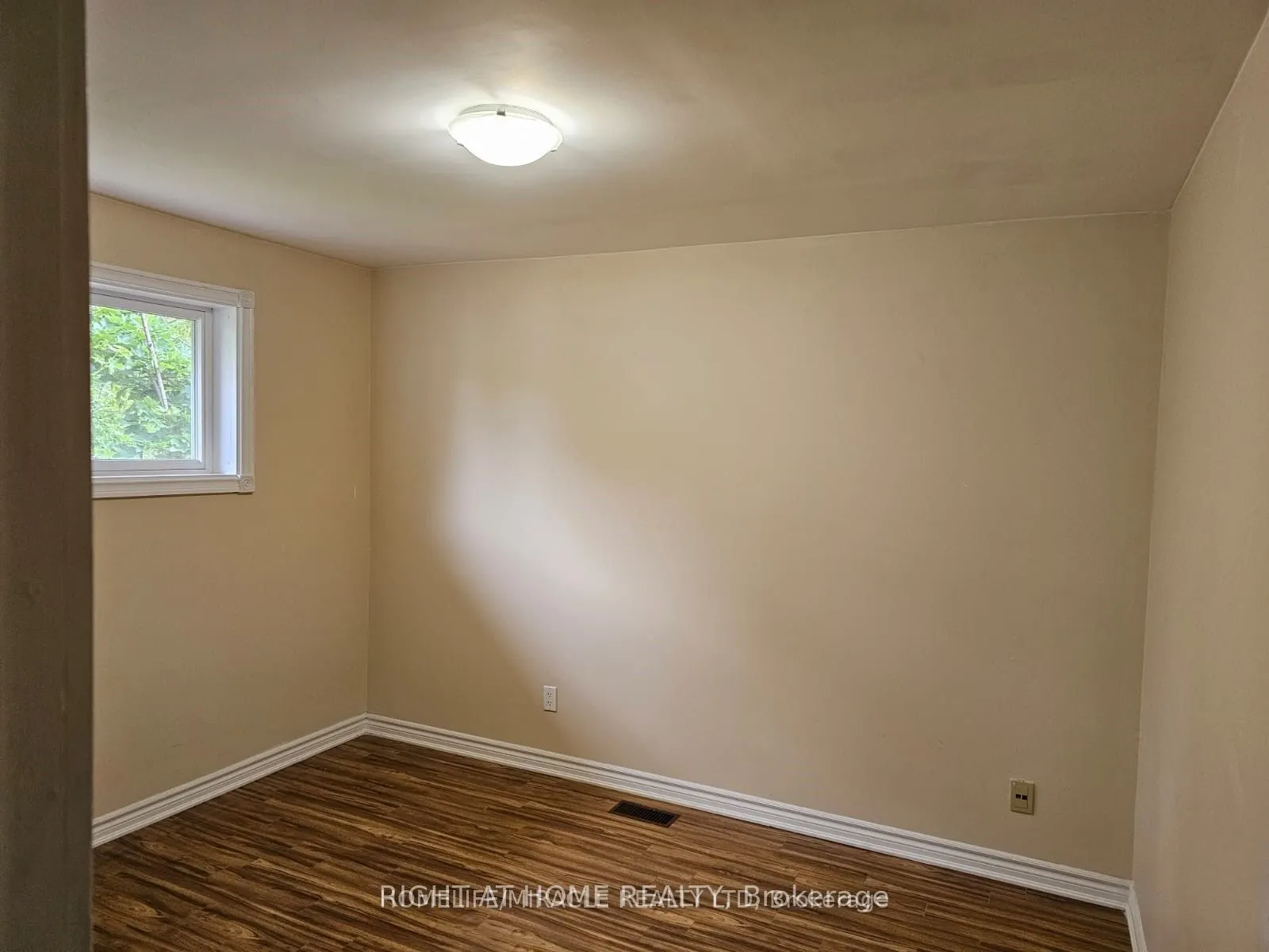 730 Sheppard Avenue, #Main