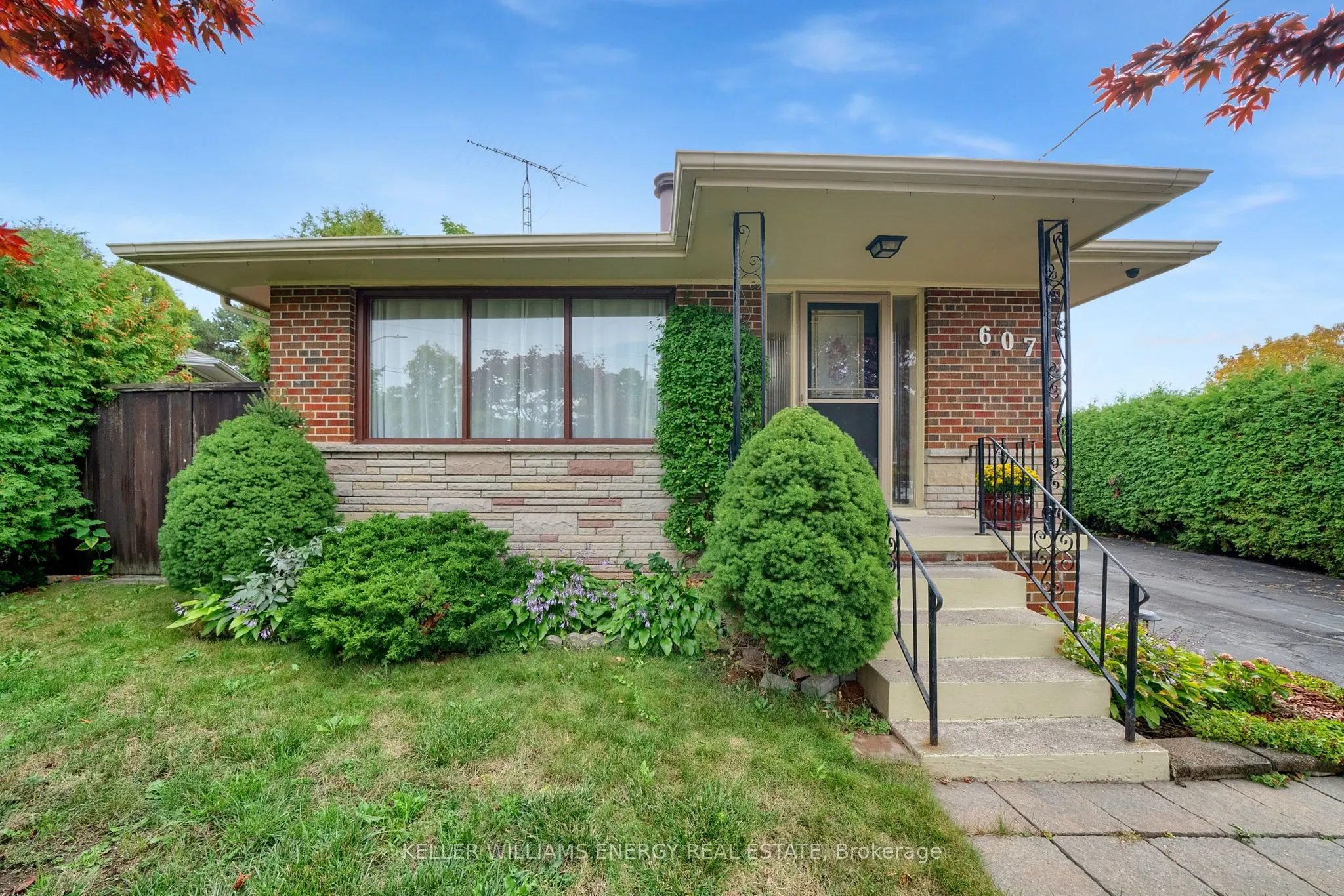 607 Newman Crescent