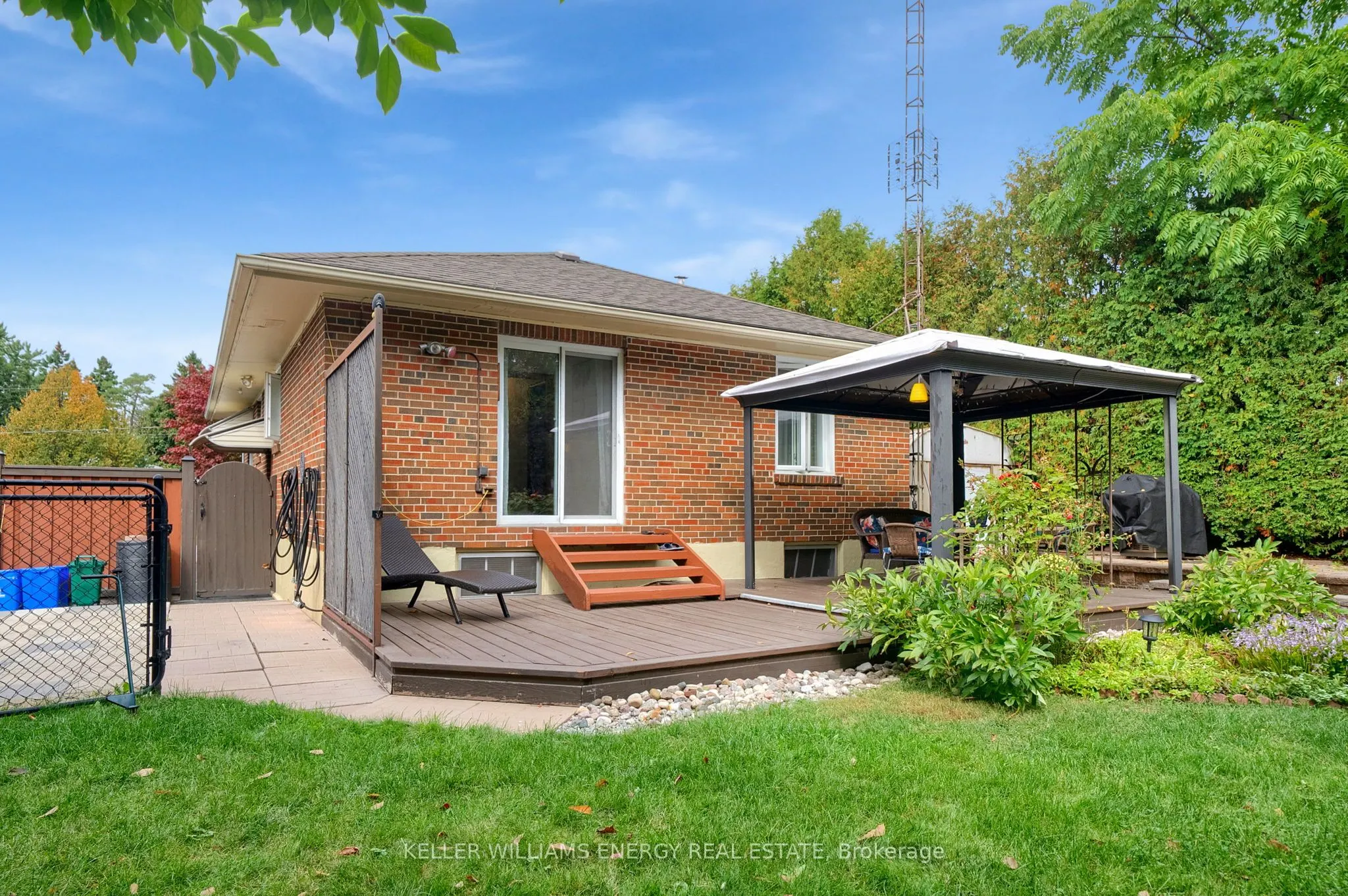 607 Newman Crescent