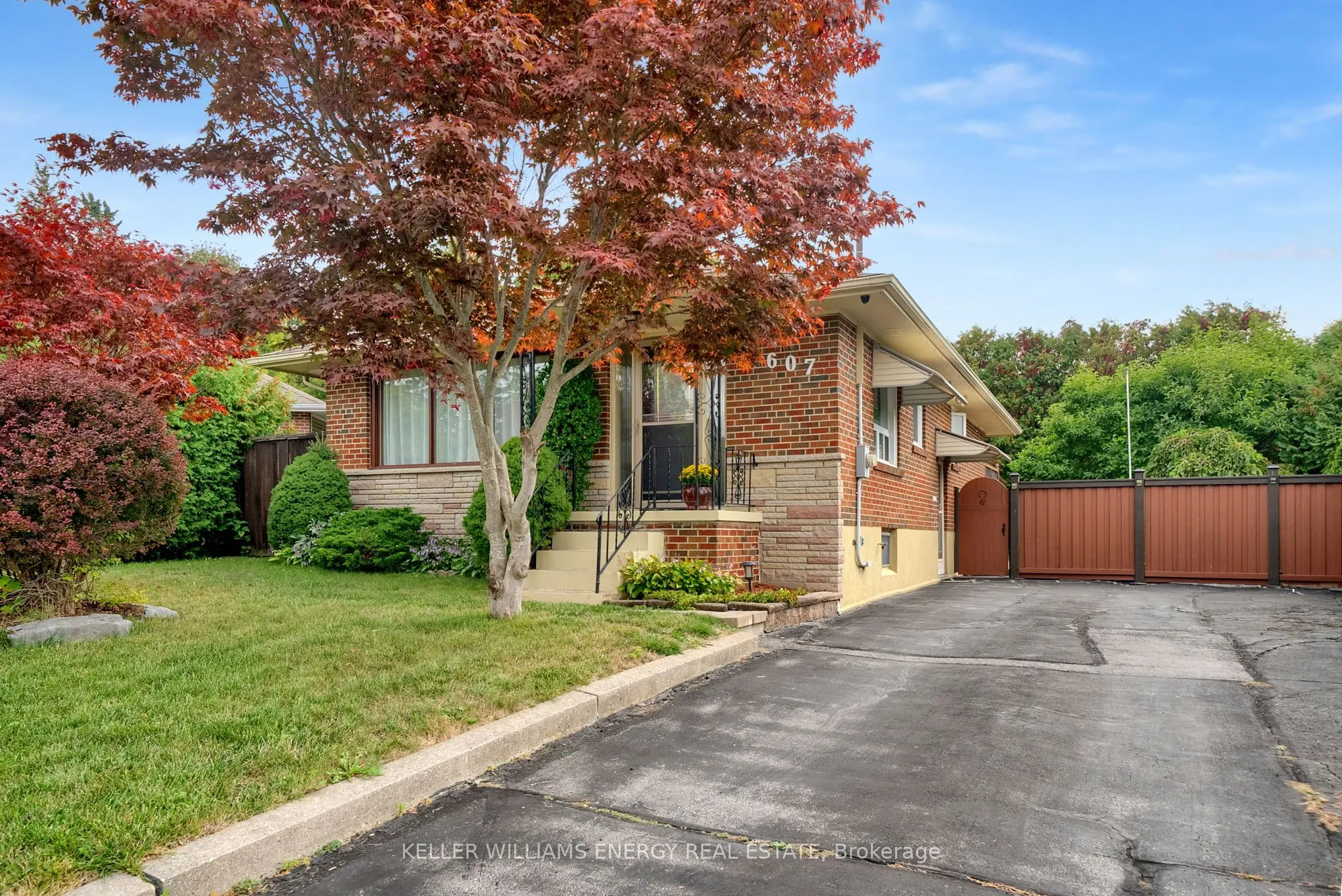 607 Newman Crescent