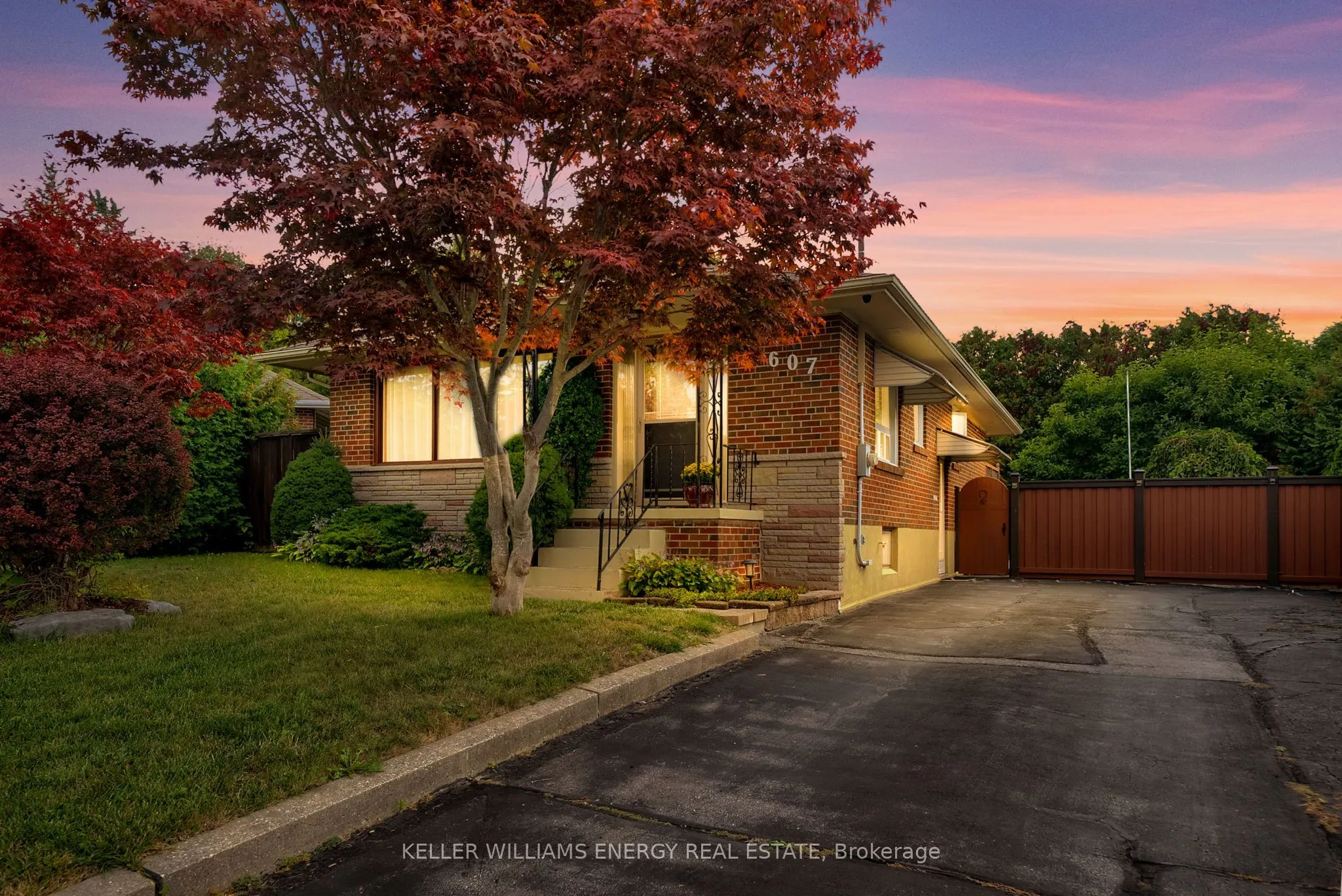 607 Newman Crescent