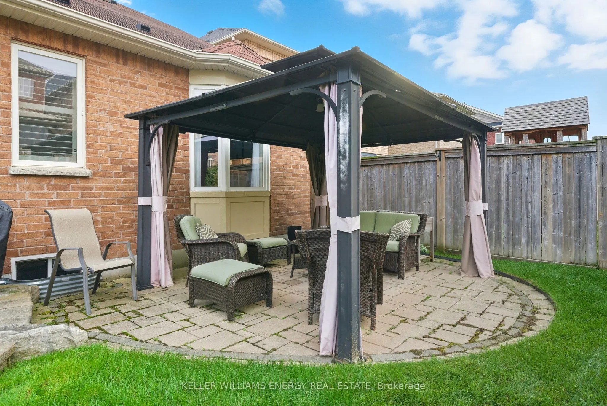 66 Ted Miller Crescent