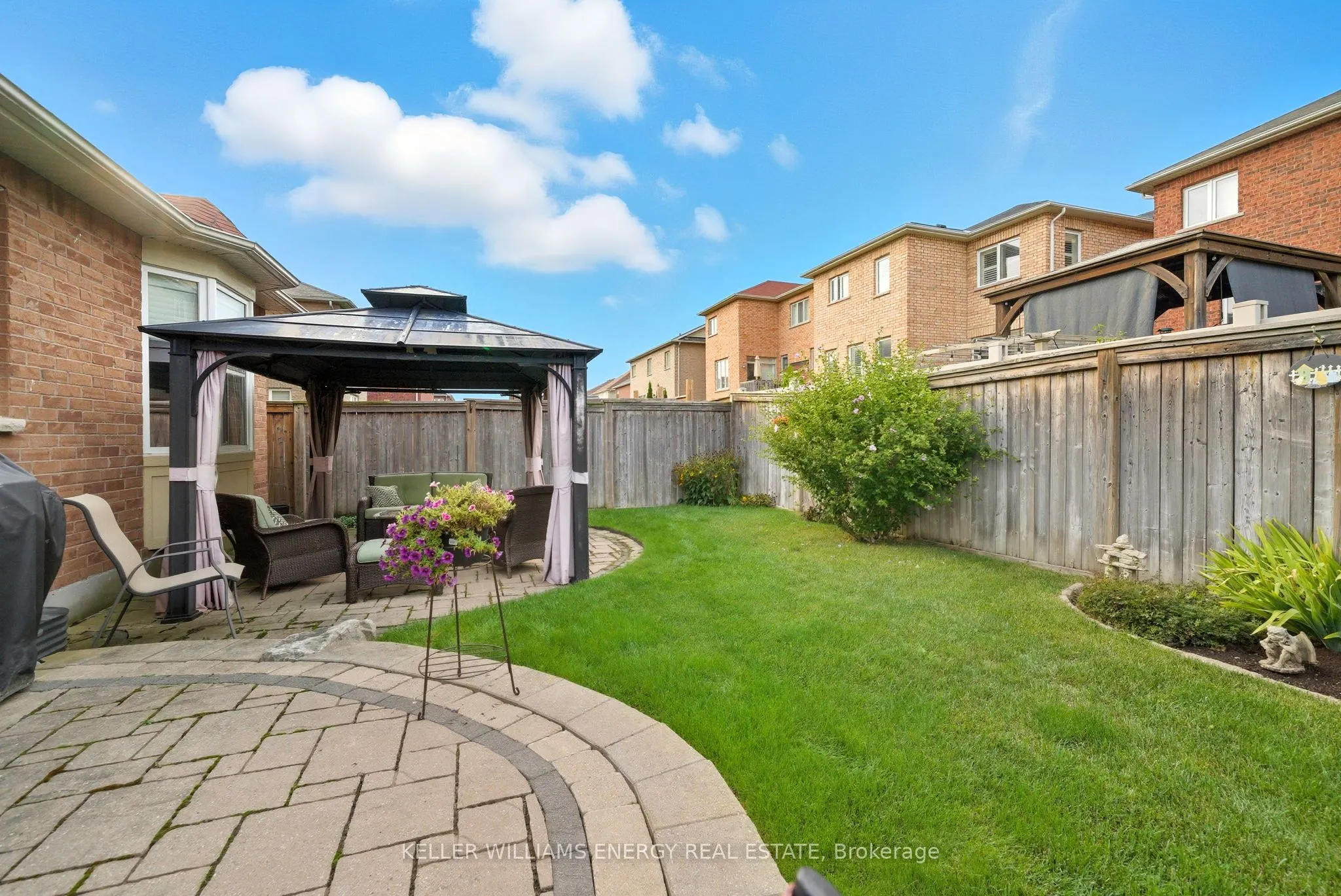 66 Ted Miller Crescent