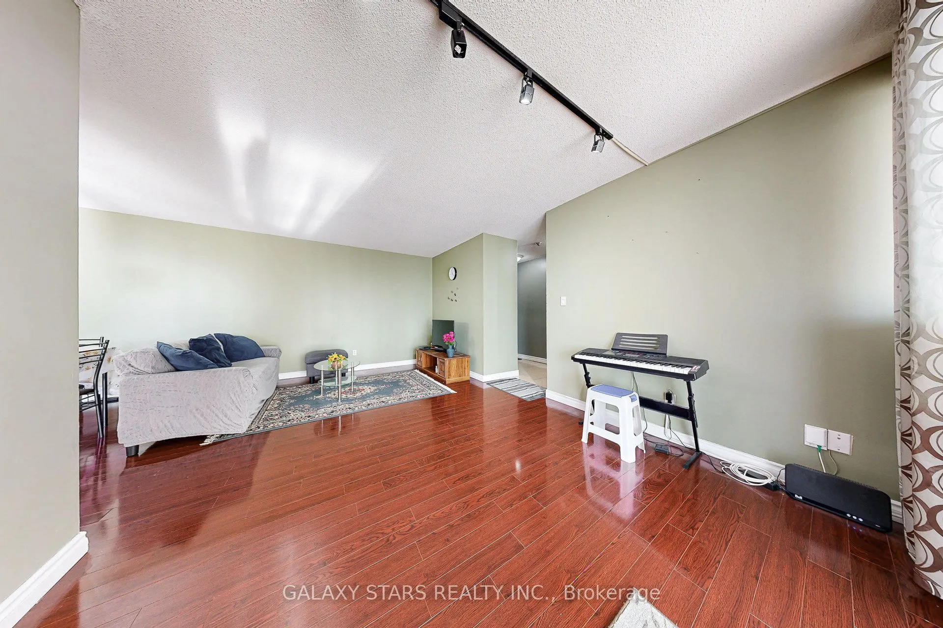 30 Thunder Grove Way, #1013