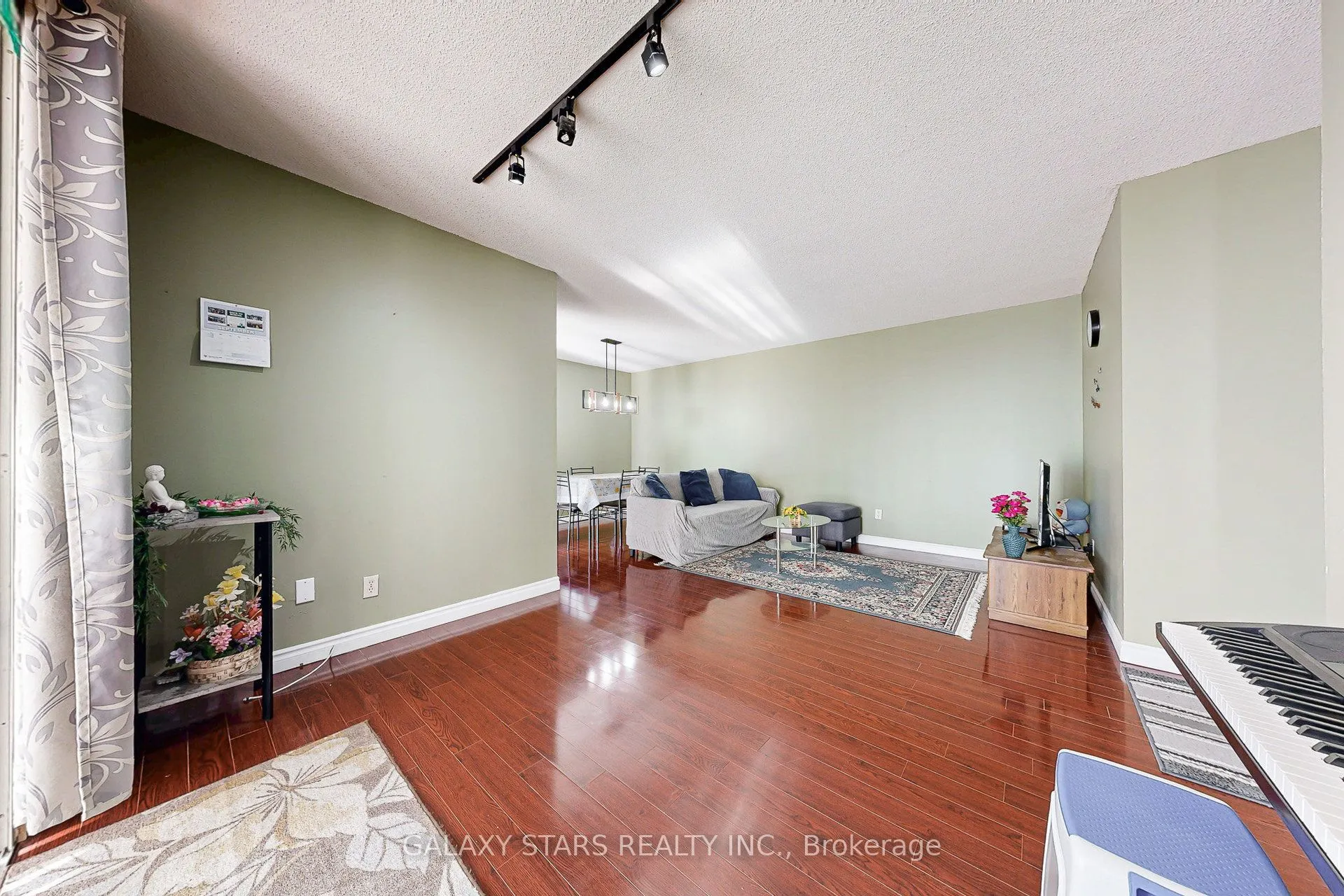 30 Thunder Grove Way, #1013
