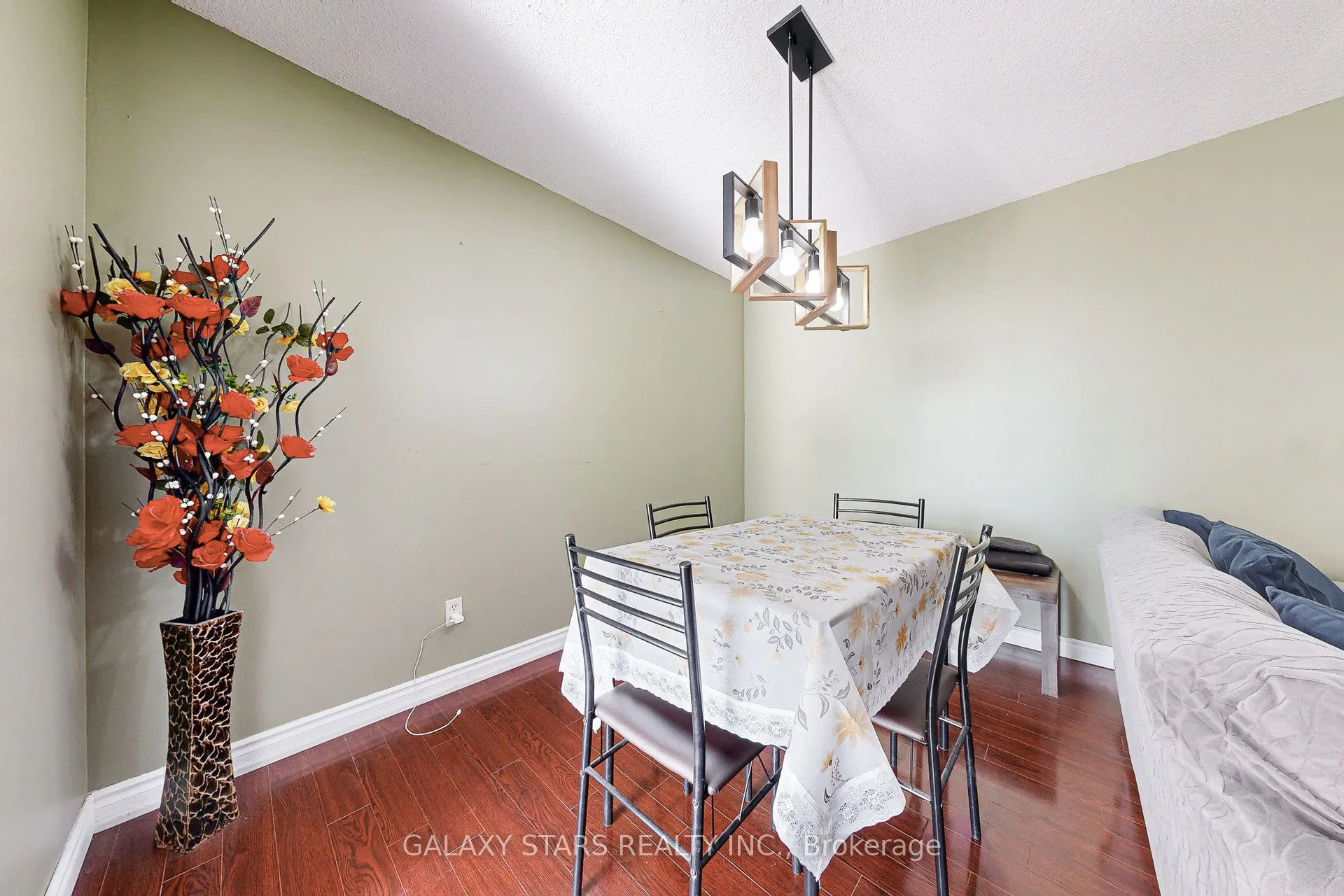 30 Thunder Grove Way, #1013