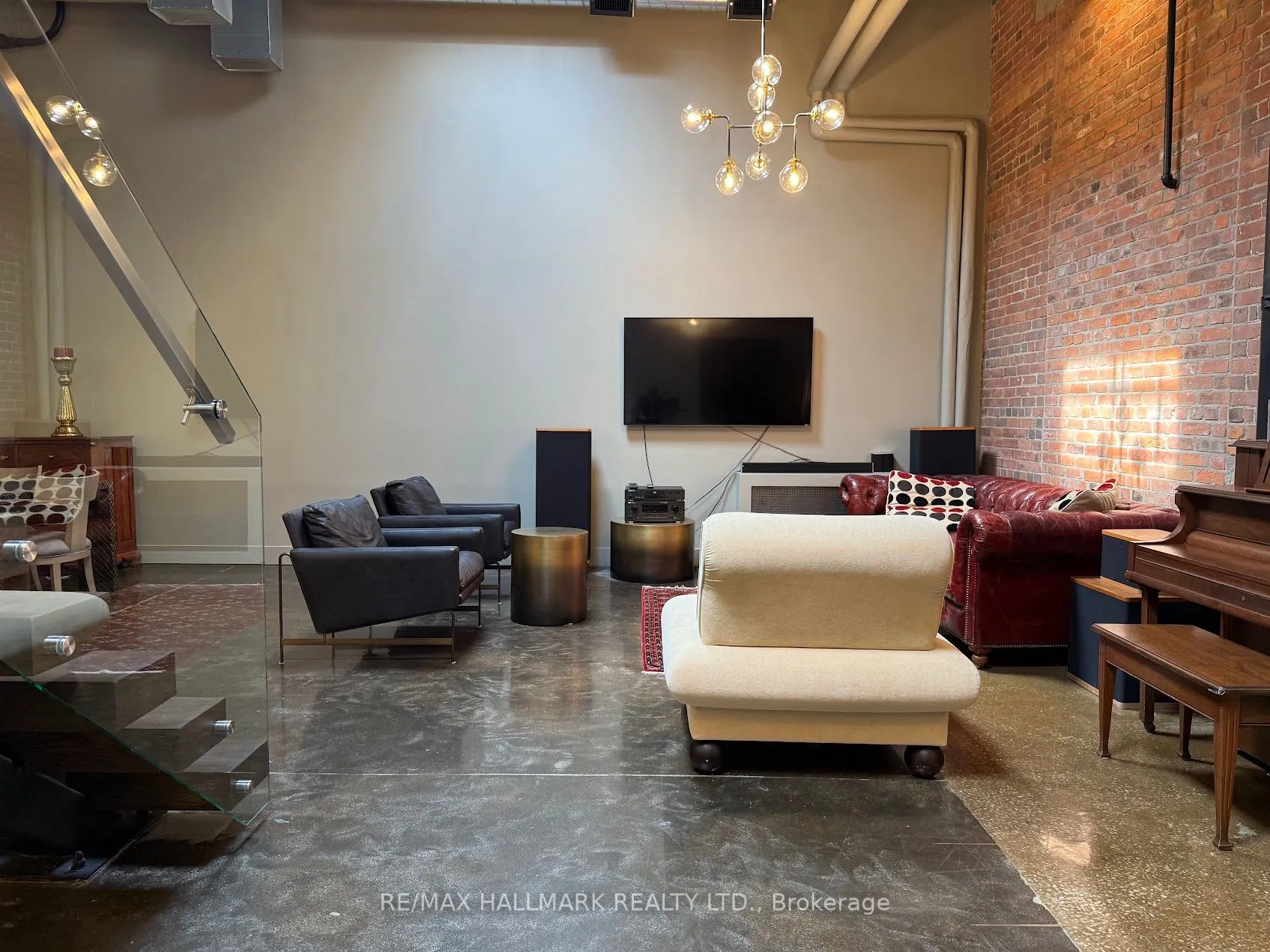 326 Carlaw Avenue, #122