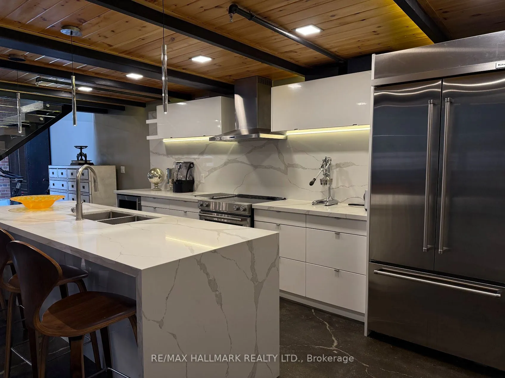 326 Carlaw Avenue, #122