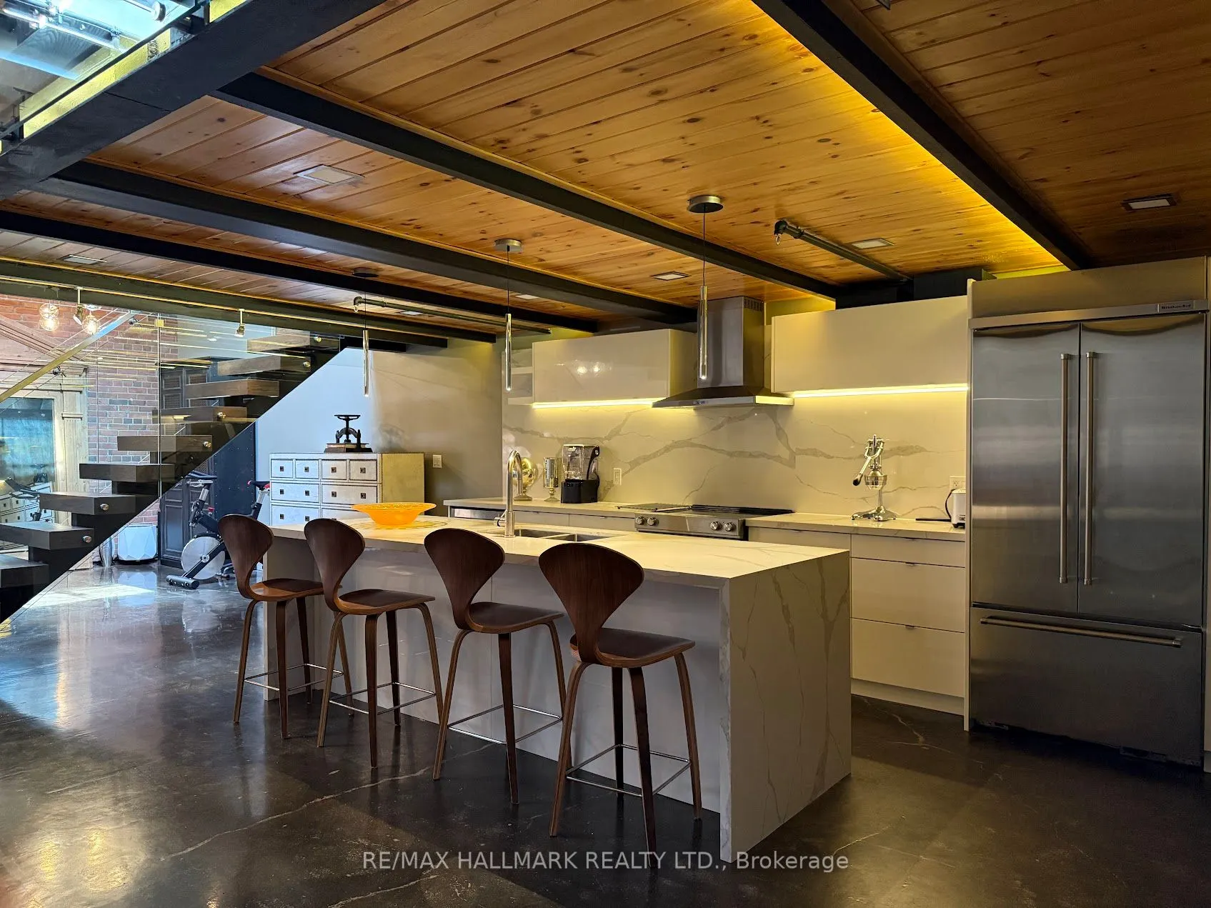 326 Carlaw Avenue, #122