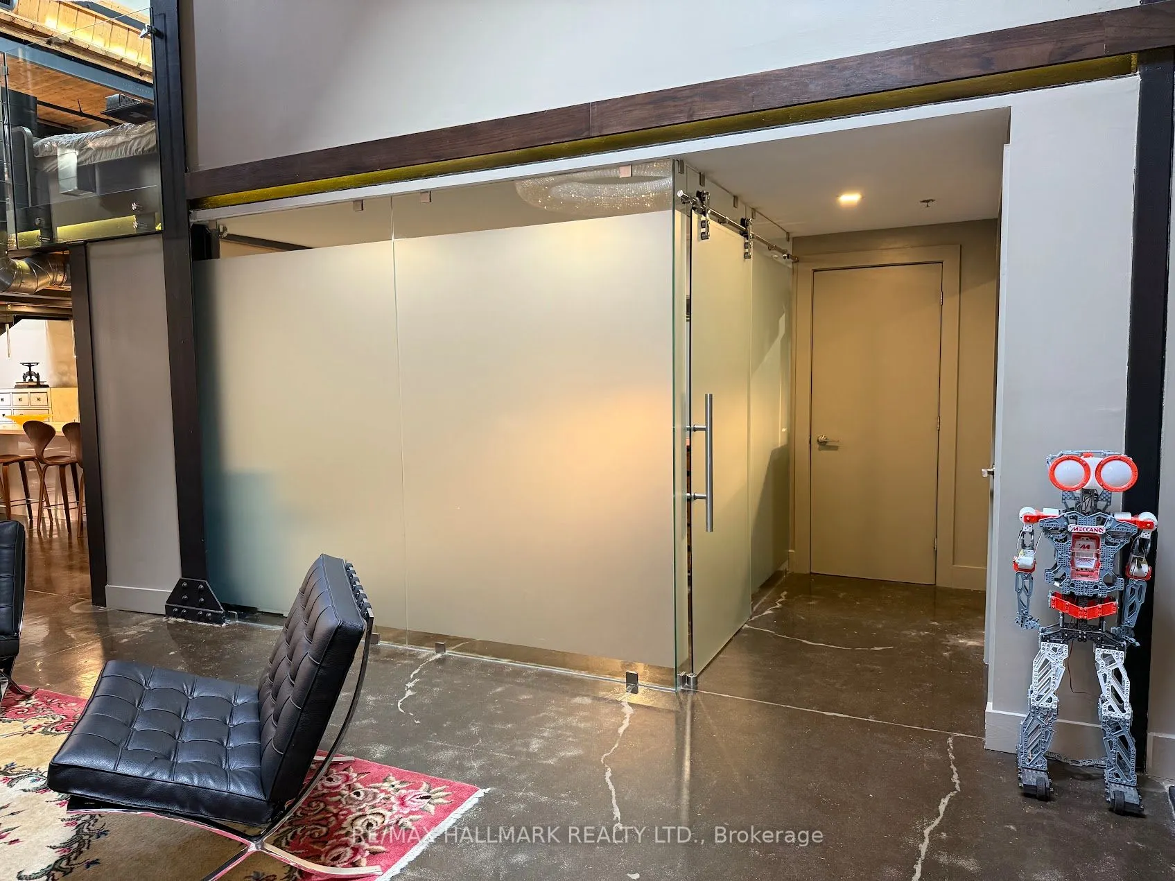 326 Carlaw Avenue, #122