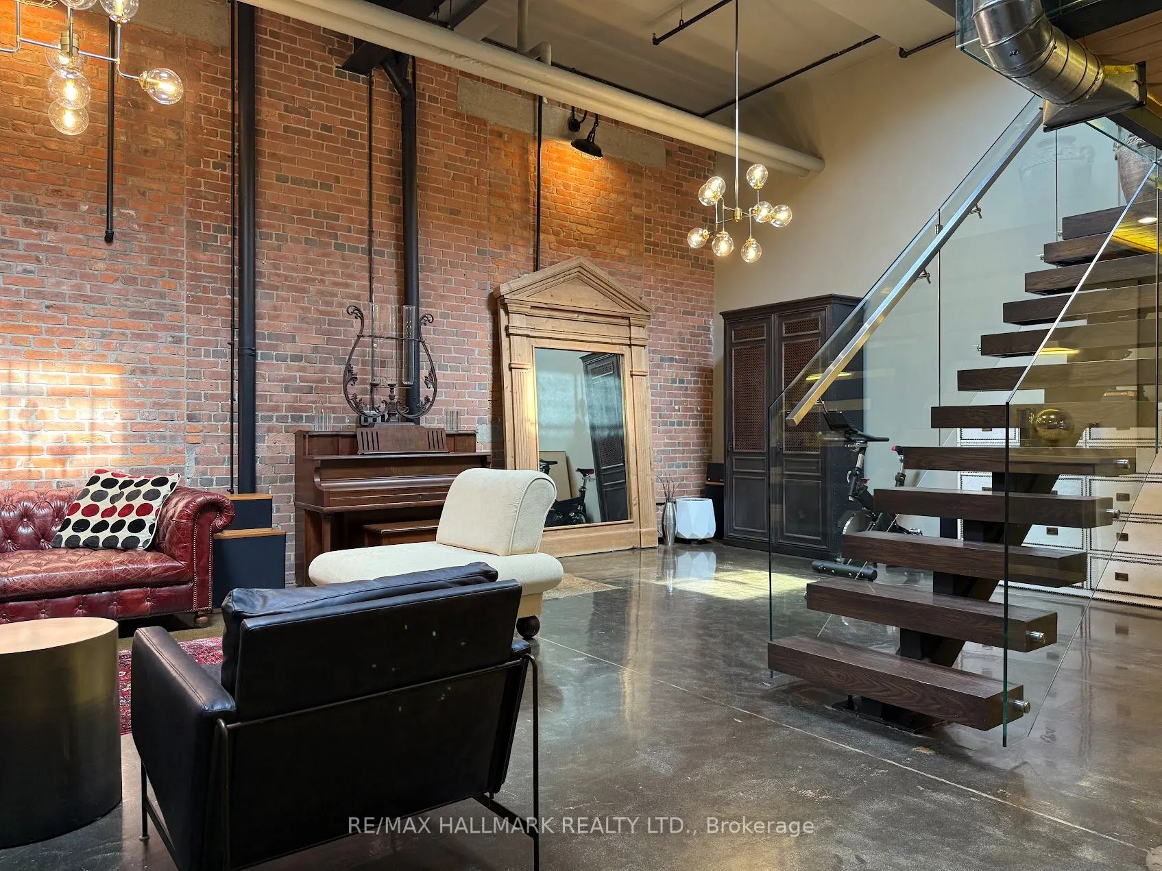 326 Carlaw Avenue, #122
