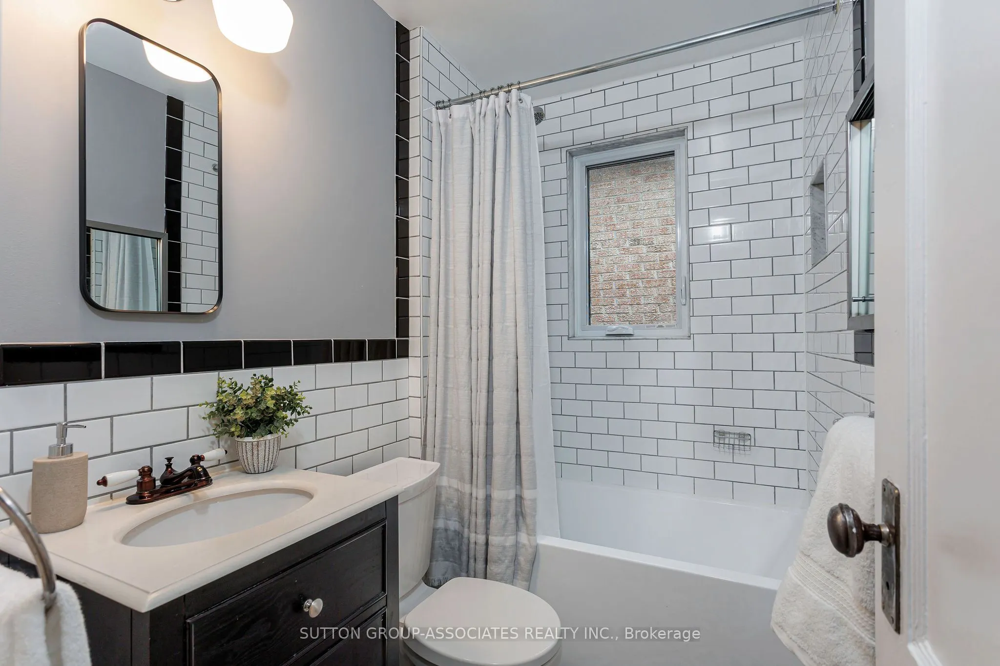 131 Booth Avenue