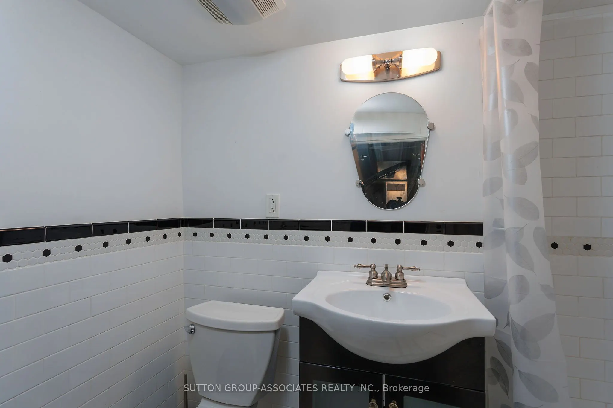 131 Booth Avenue